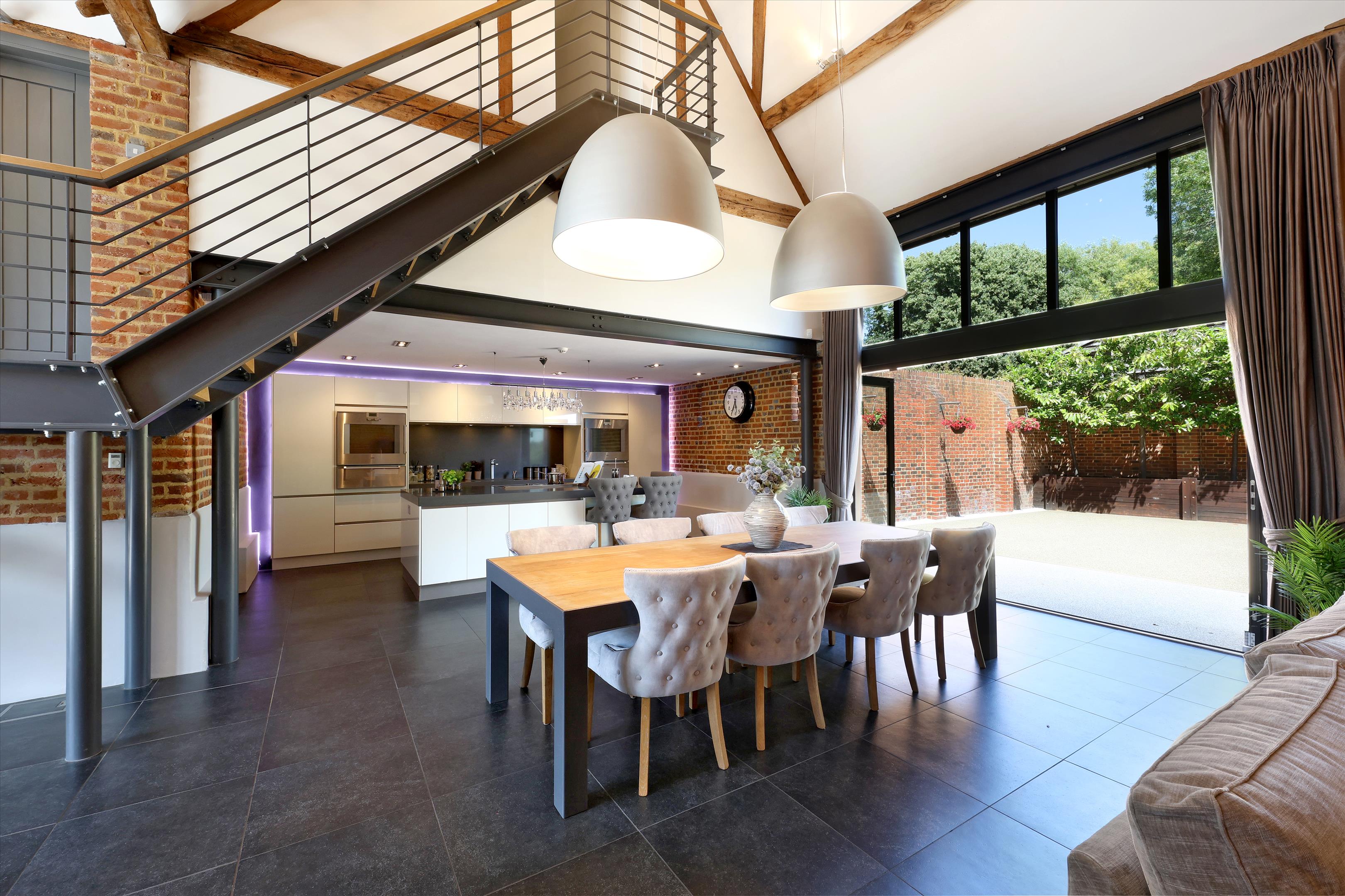 Lutmans Haven, Knowl Hill, Reading, Berkshire, RG10.