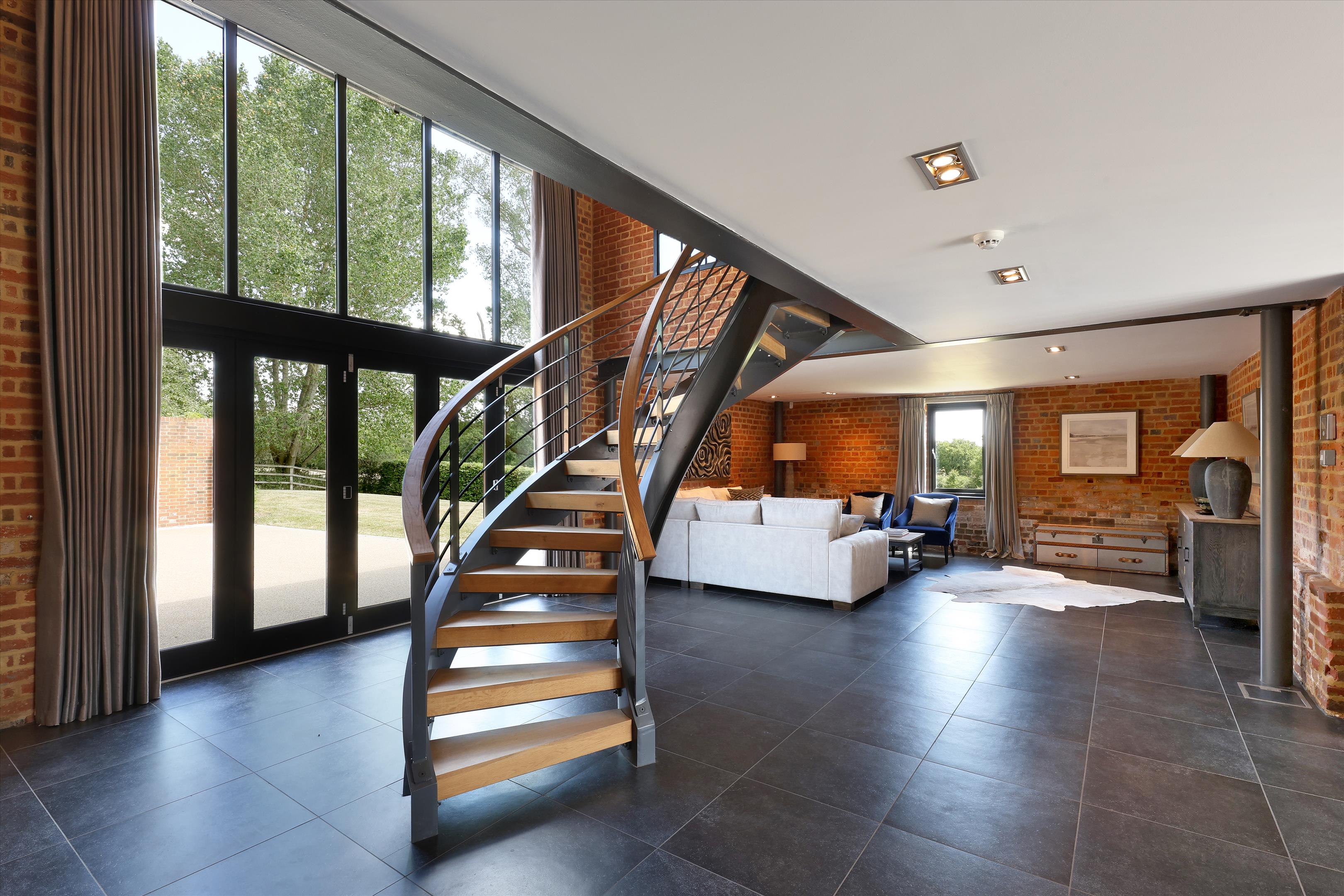 Lutmans Haven, Knowl Hill, Reading, Berkshire, RG10.