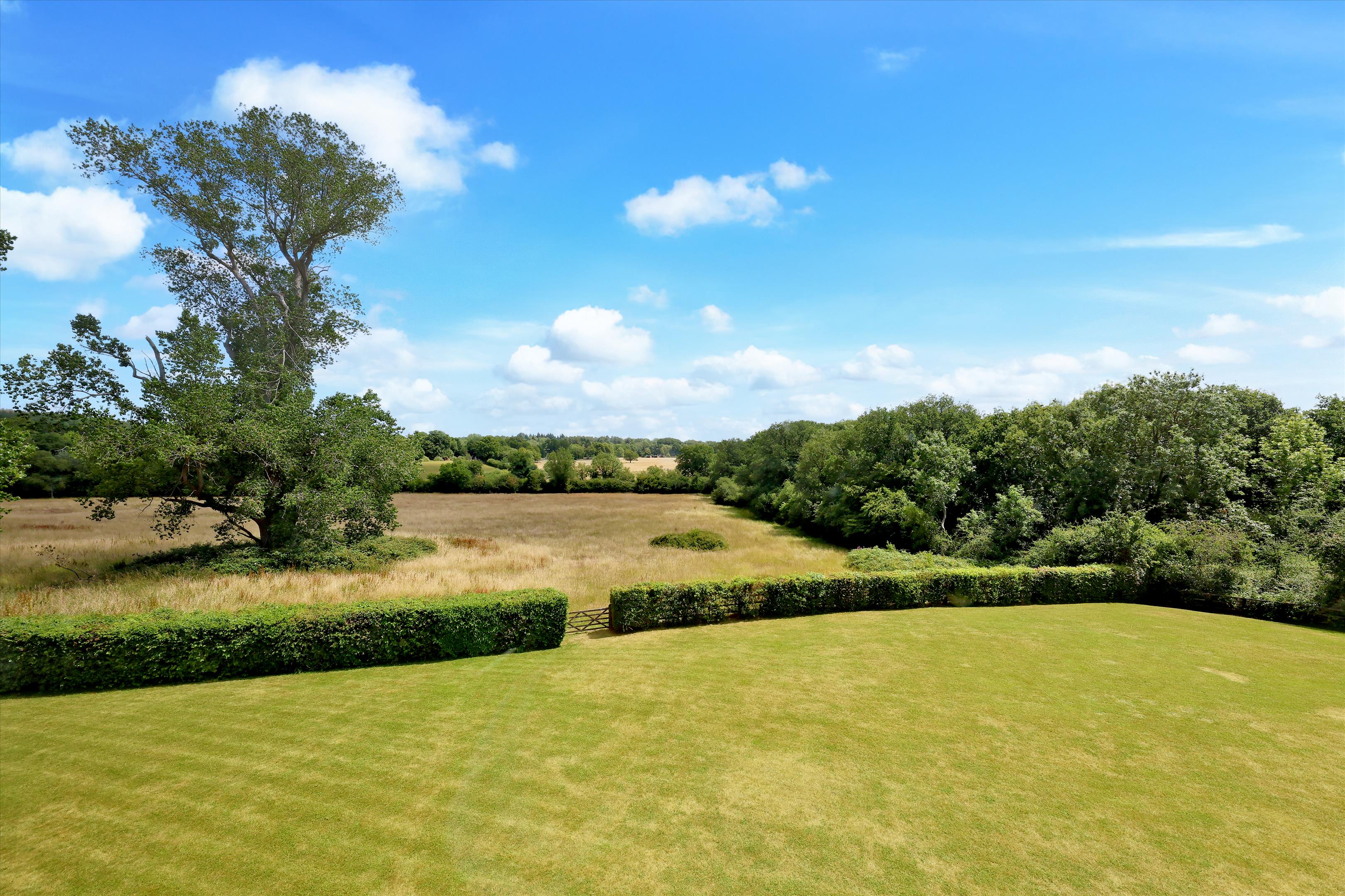 Lutmans Haven, Knowl Hill, Reading, Berkshire, RG10.