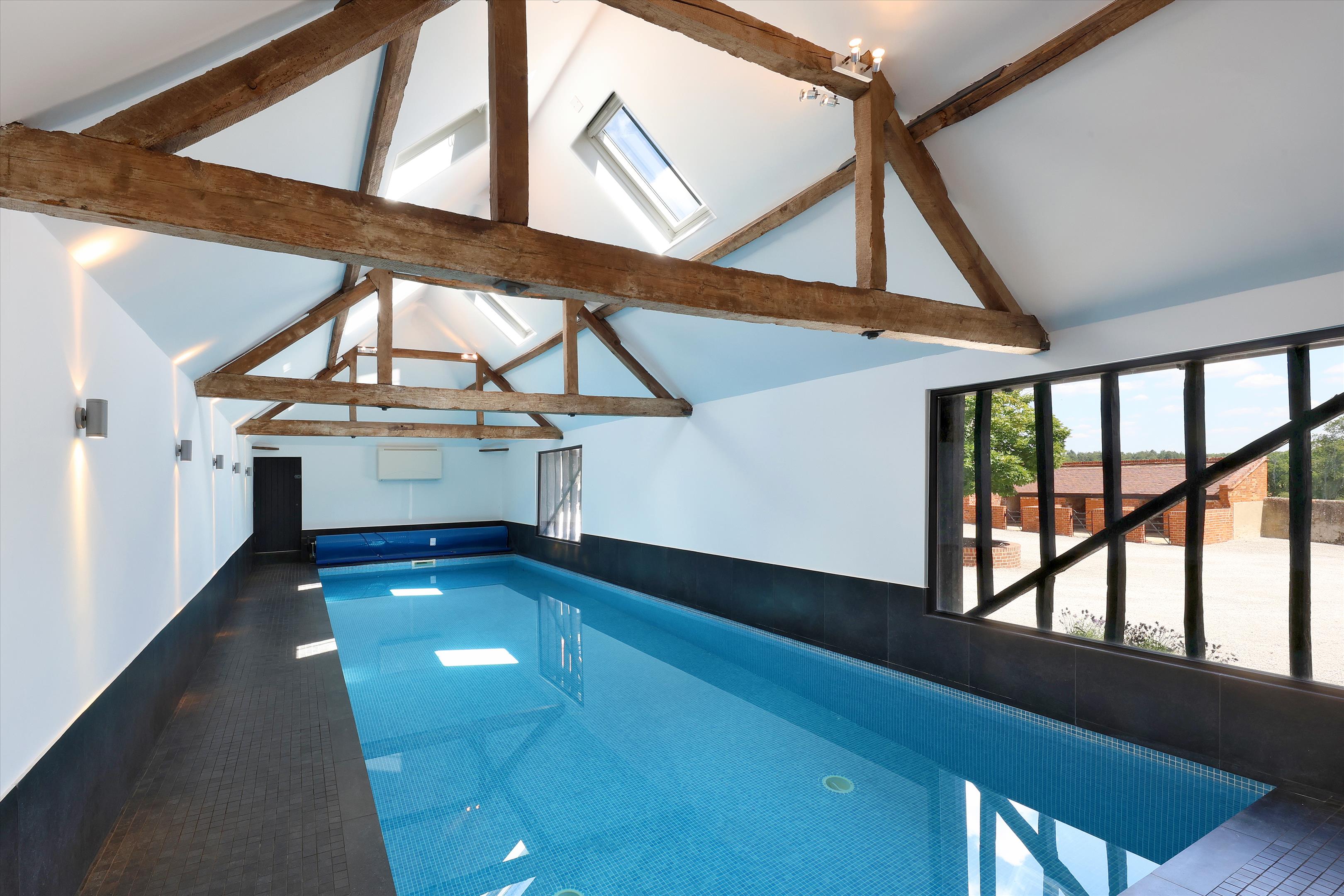 Lutmans Haven, Knowl Hill, Reading, Berkshire, RG10.