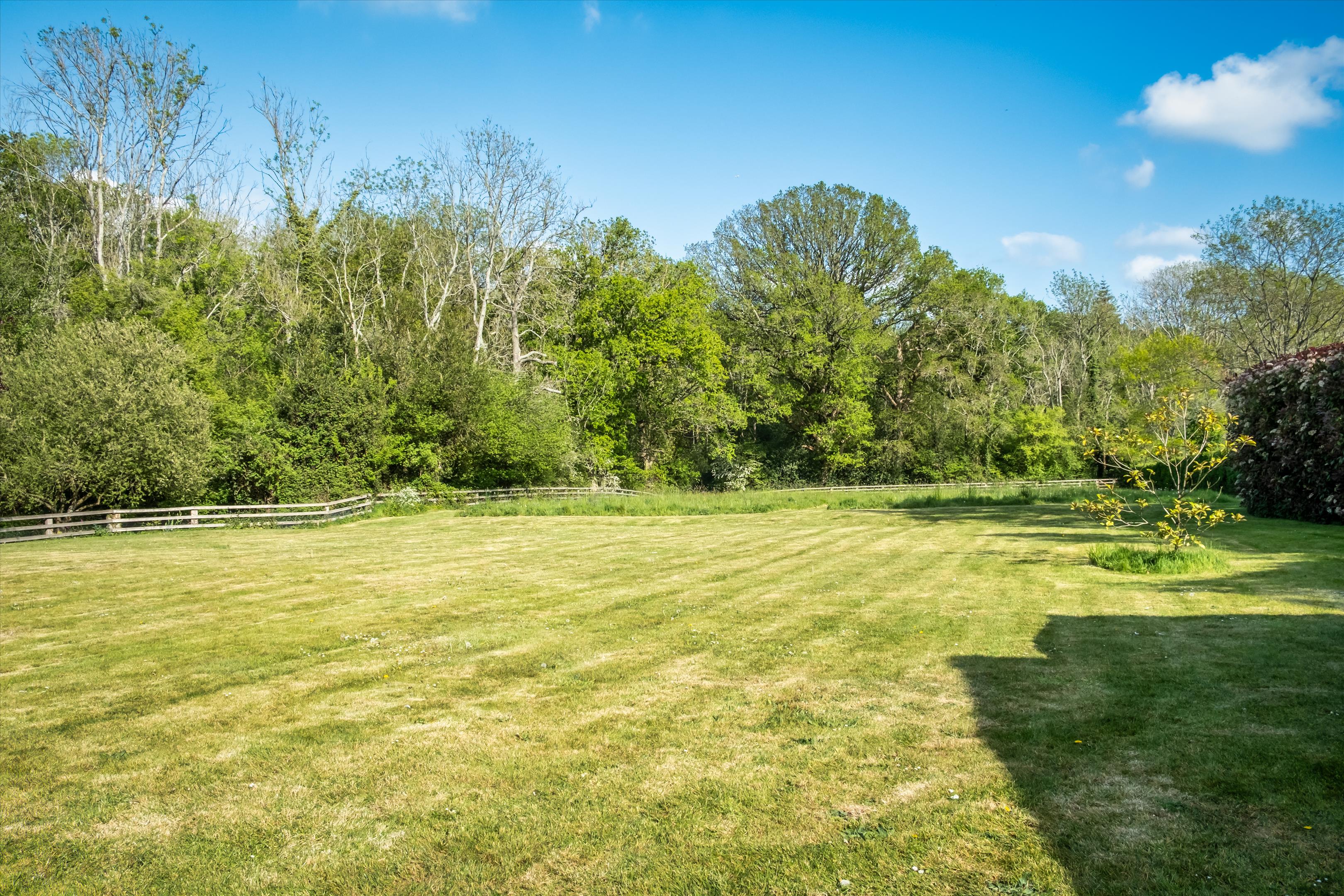 Hook House Lane, Dunsfold, Godalming, Surrey GU8.