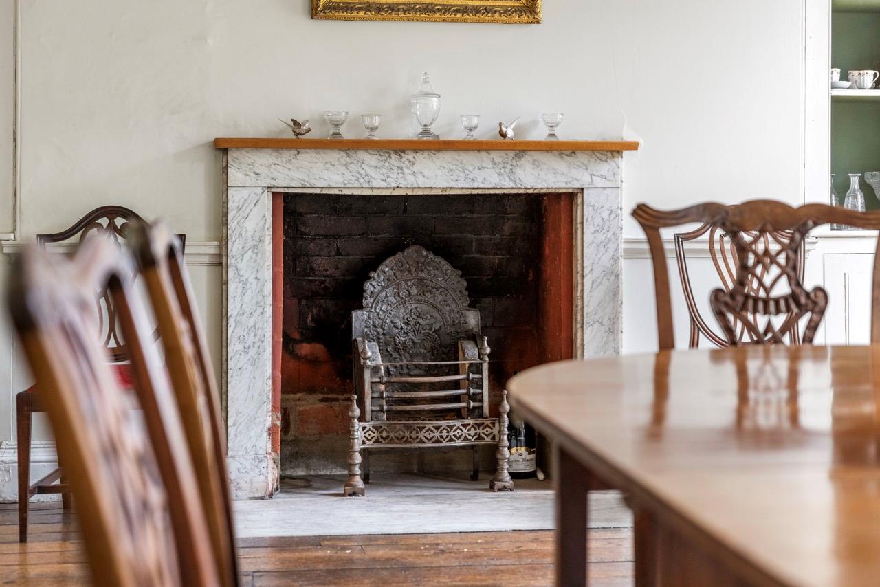 Farnham Road, Odiham, Hook, Hampshire, RG29