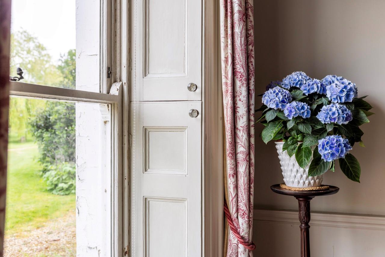 Farnham Road, Odiham, Hook, Hampshire, RG29