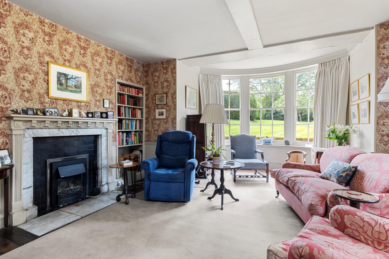 Farnham Road, Odiham, Hook, Hampshire, RG29
