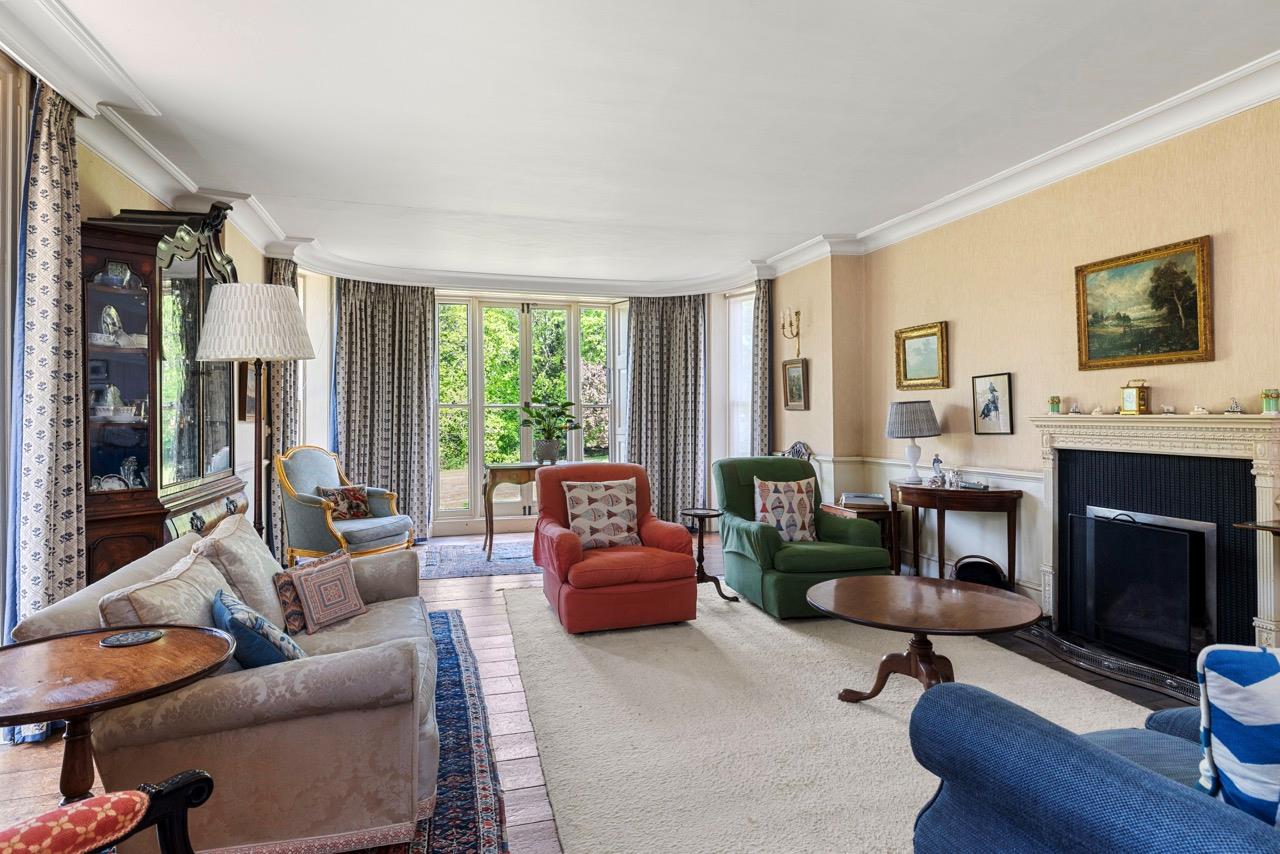 Farnham Road, Odiham, Hook, Hampshire, RG29