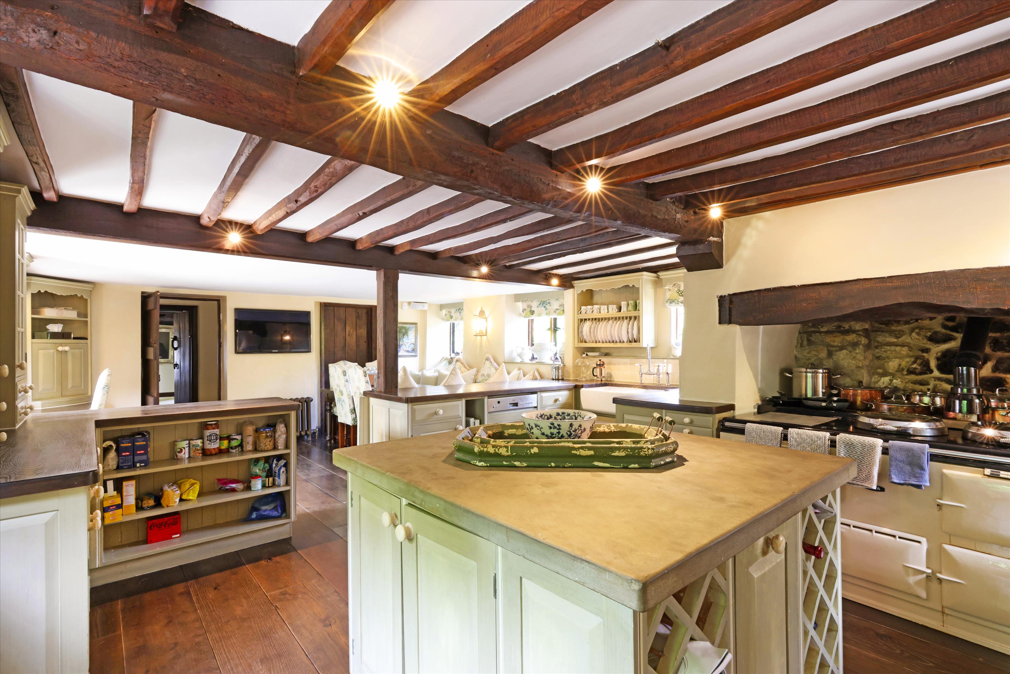 Gopshill Lane, Gretton, Cheltenham, Gloucestershire, GL54