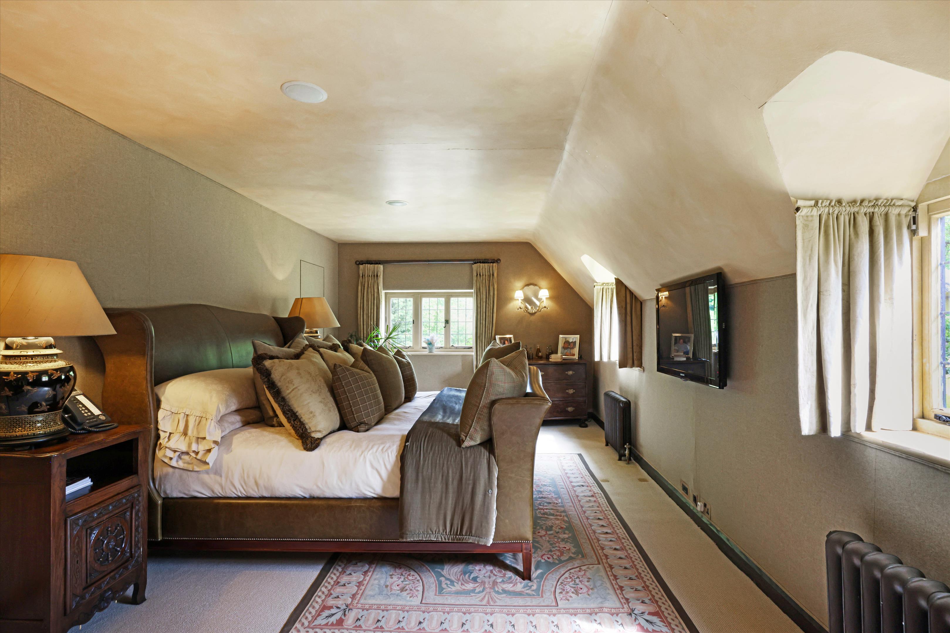 Gopshill Lane, Gretton, Cheltenham, Gloucestershire, GL54
