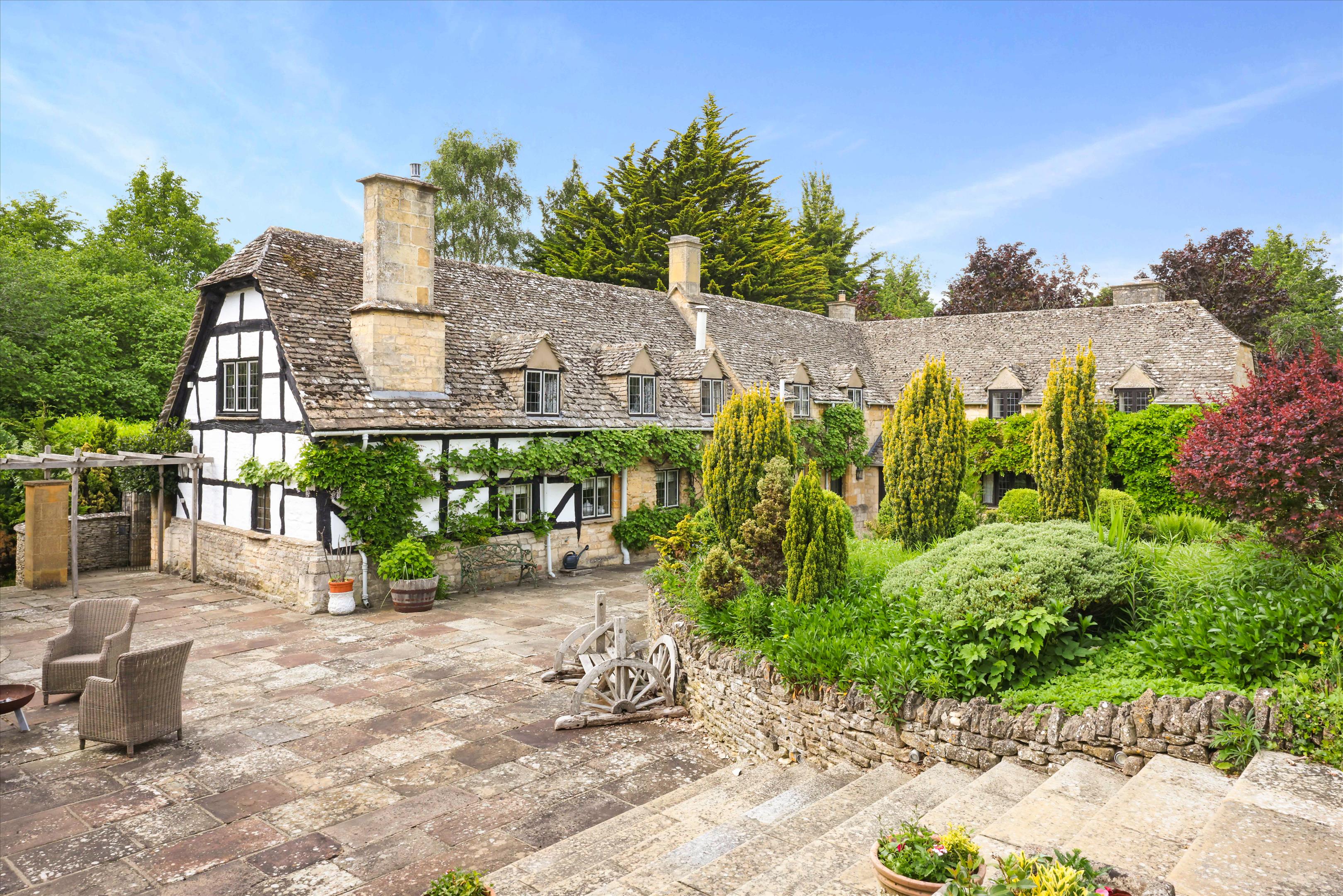 Gopshill Lane, Gretton, Cheltenham, Gloucestershire, GL54