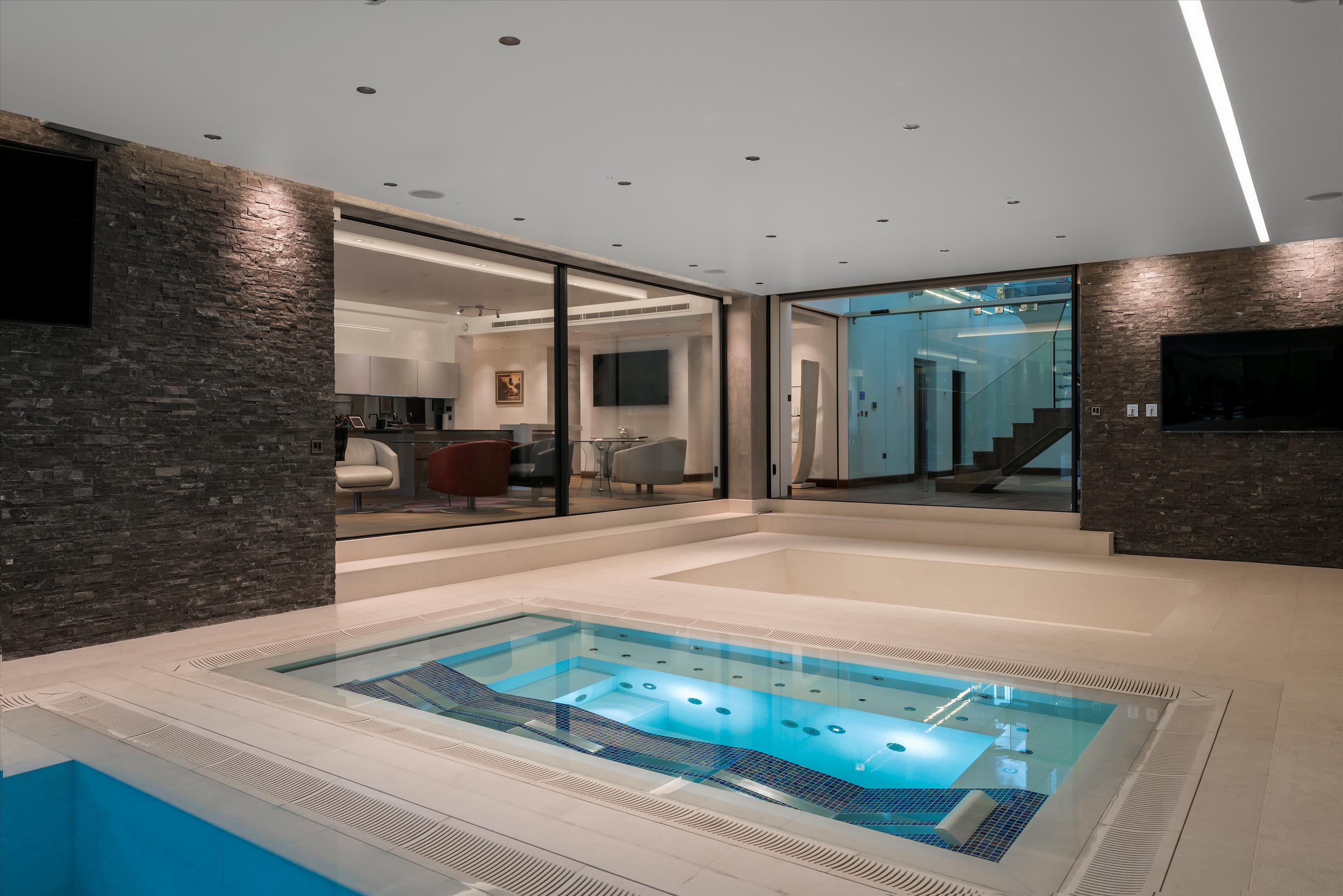 The Warren, Radlett, Hertfordshire, WD7