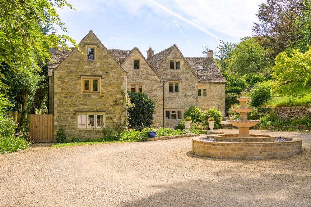 Cowcombe Hill, Chalford, Stroud, Gloucestershire GL6