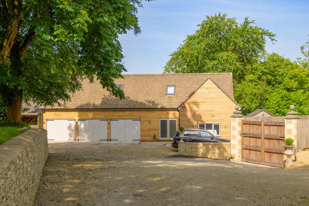 Cowcombe Hill, Chalford, Stroud, Gloucestershire GL6