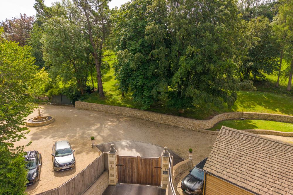Cowcombe Hill, Chalford, Stroud, Gloucestershire GL6