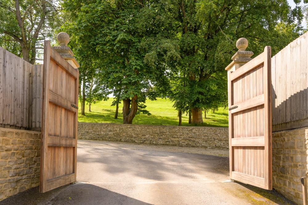 Cowcombe Hill, Chalford, Stroud, Gloucestershire GL6