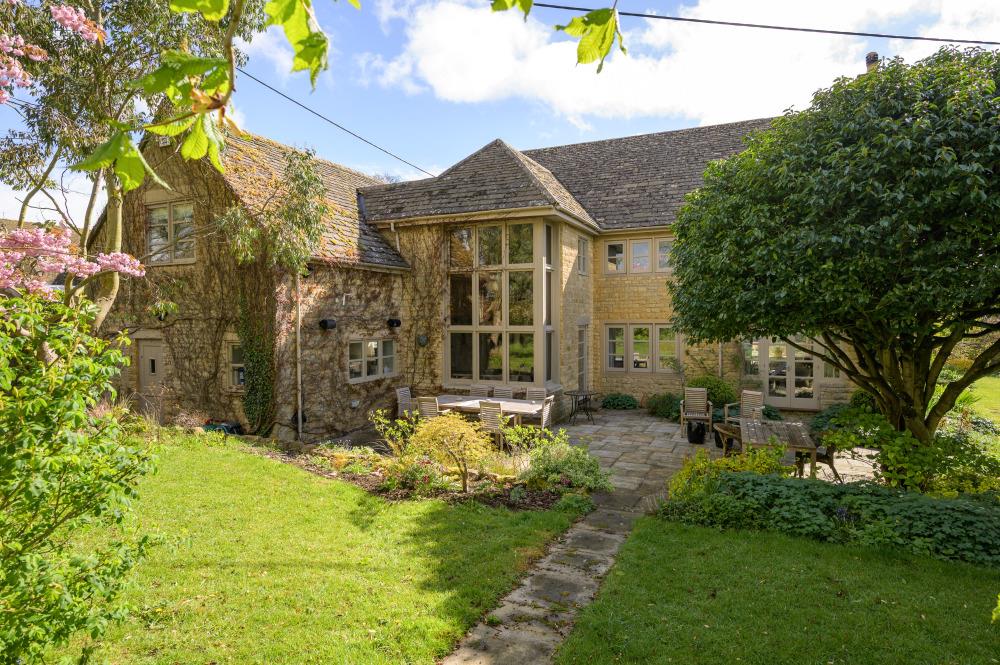 Farmington, Cheltenham, Gloucestershire GL54