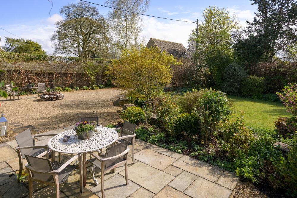Farmington, Cheltenham, Gloucestershire GL54