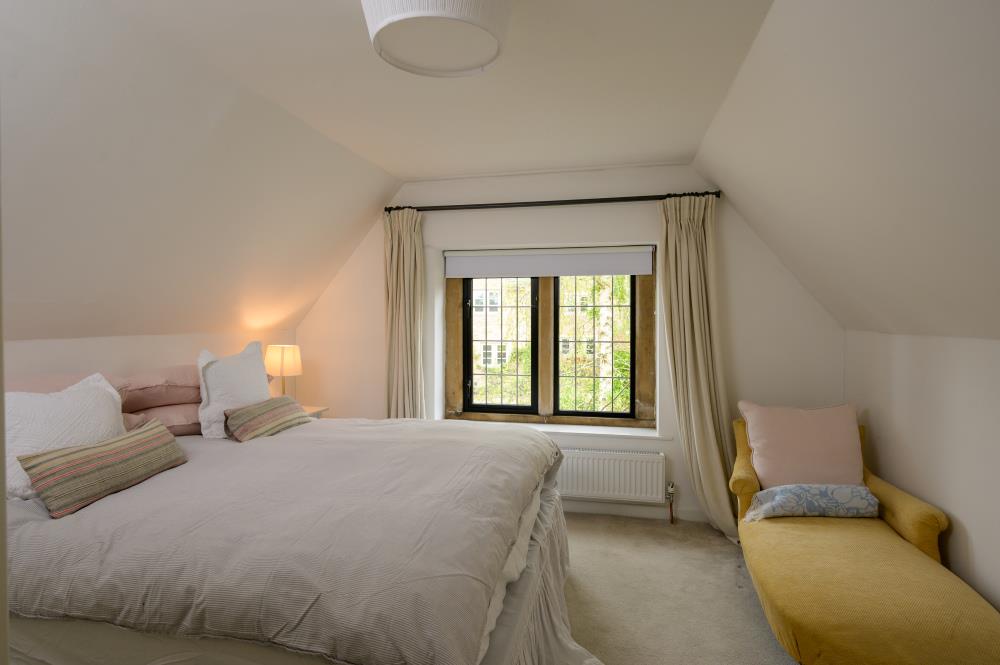Farmington, Cheltenham, Gloucestershire GL54