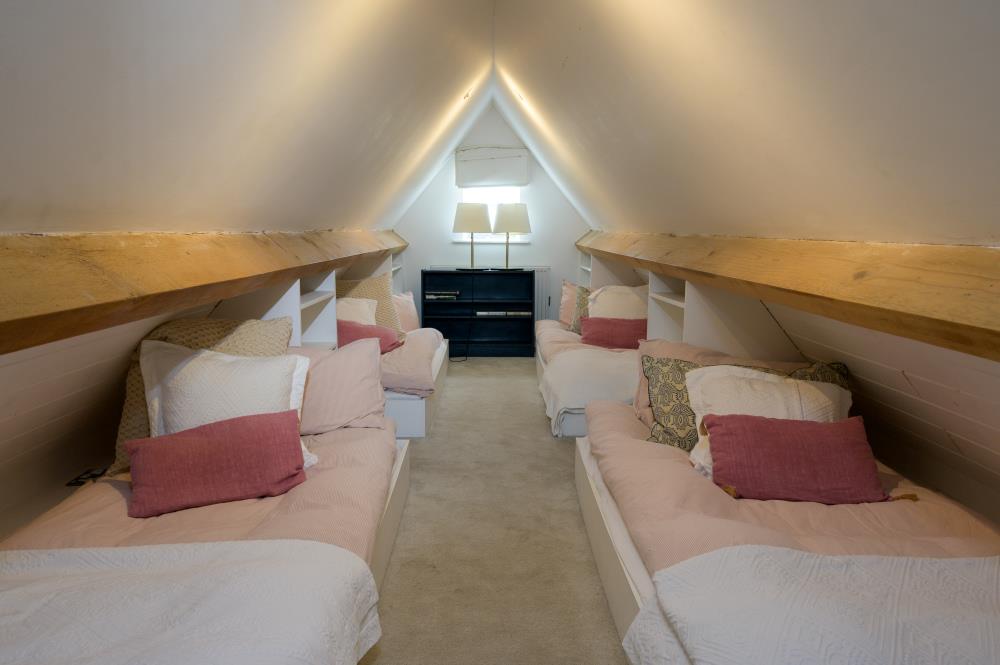 Farmington, Cheltenham, Gloucestershire GL54