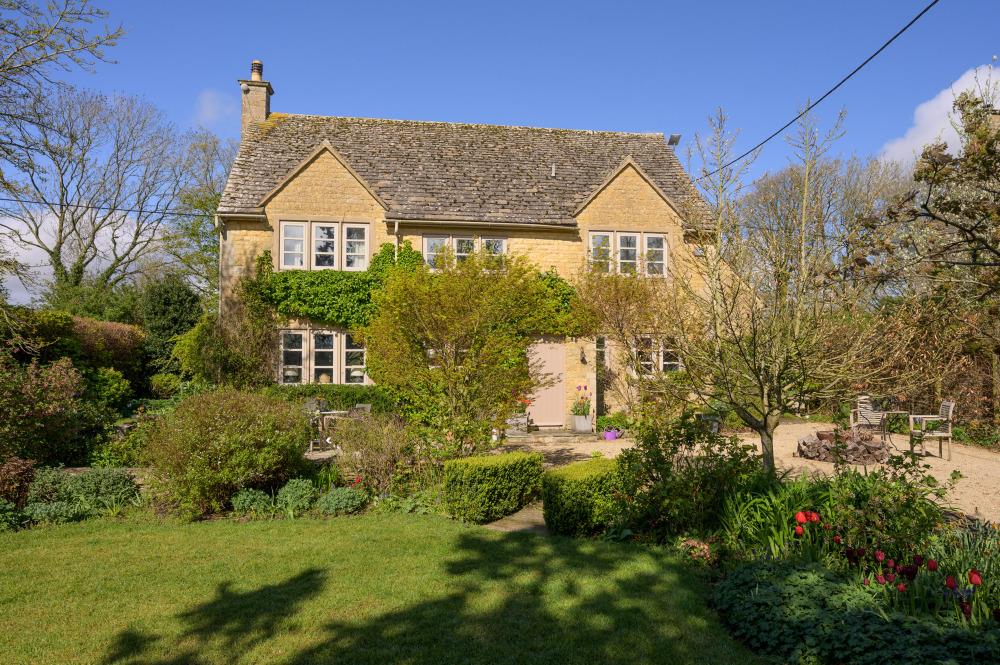Farmington, Cheltenham, Gloucestershire GL54