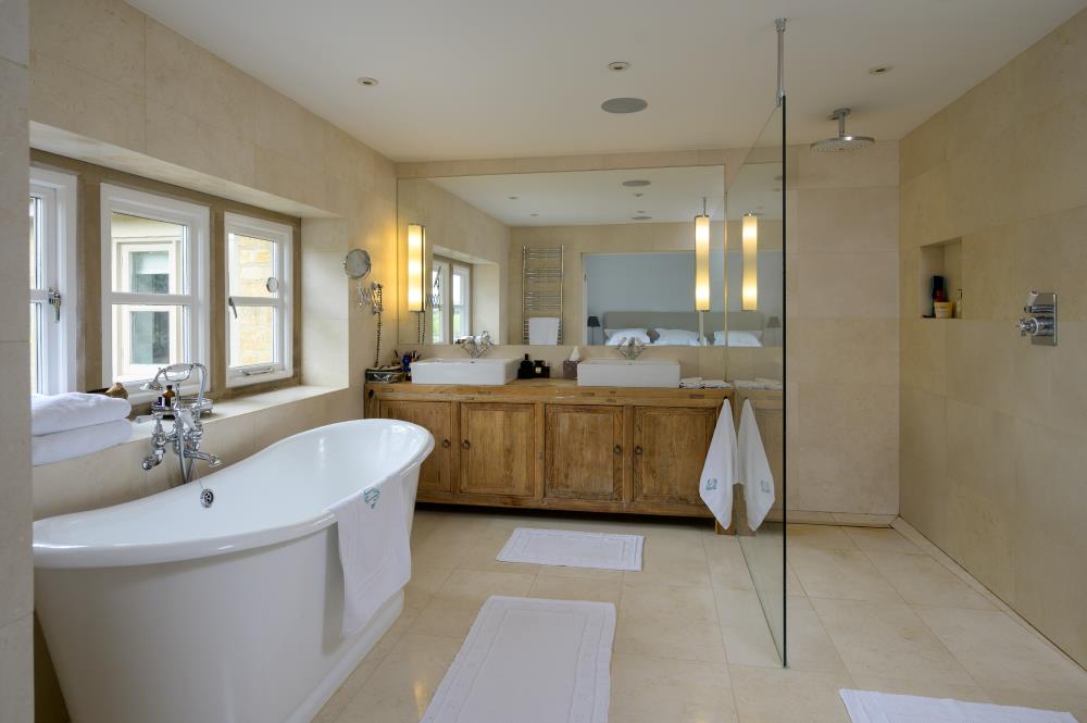 Farmington, Cheltenham, Gloucestershire GL54
