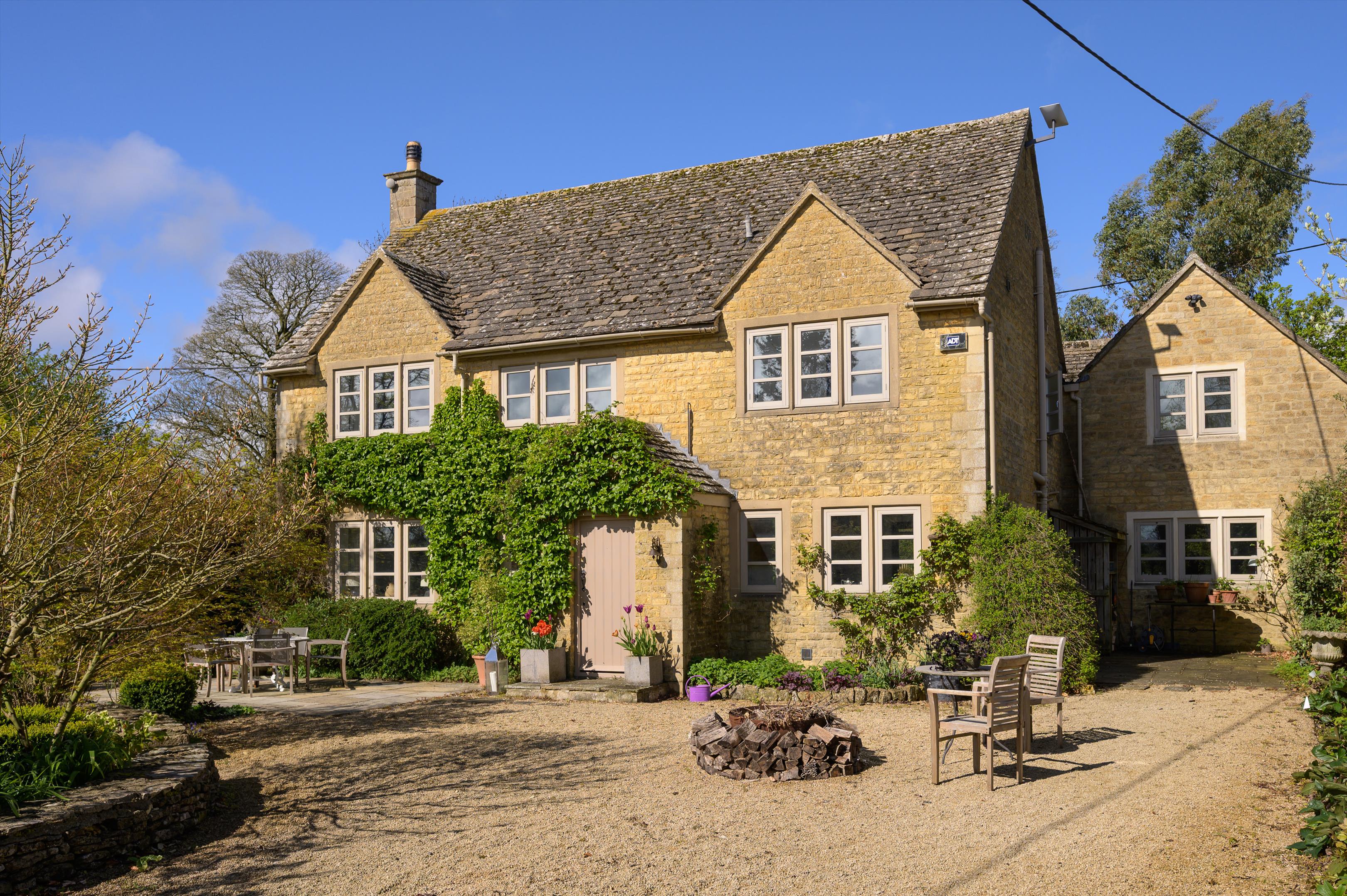 Farmington, Cheltenham, Gloucestershire GL54