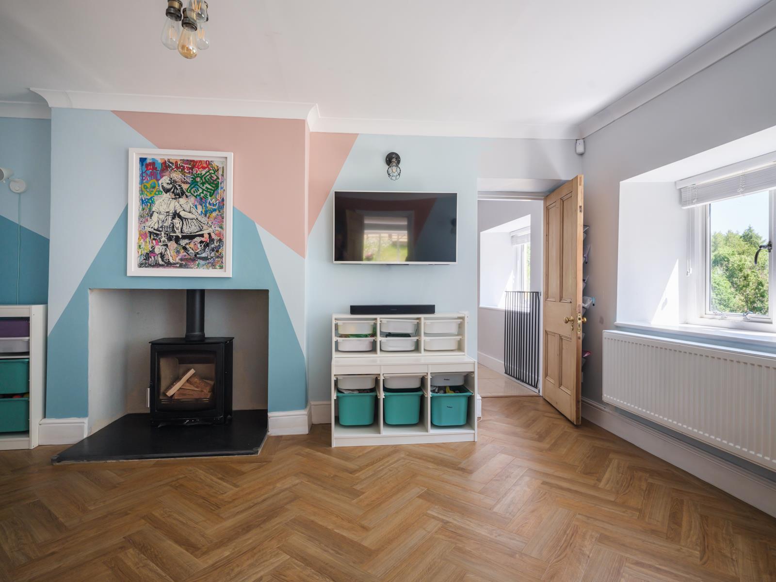 Cheltenham Road, Colesbourne, Cirencester, Gloucestershire GL7