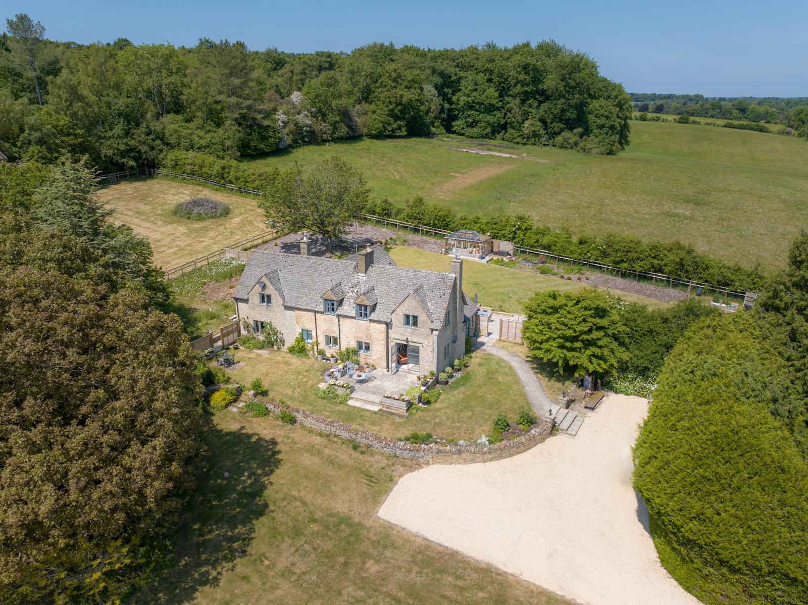 Cheltenham Road, Colesbourne, Cirencester, Gloucestershire GL7