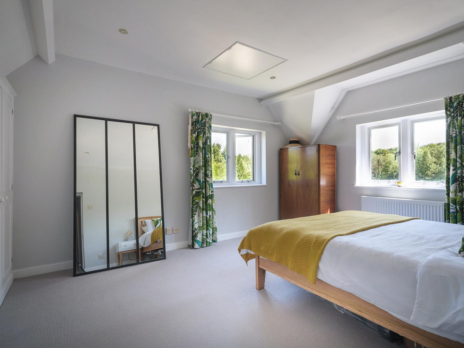 Cheltenham Road, Colesbourne, Cirencester, Gloucestershire GL7
