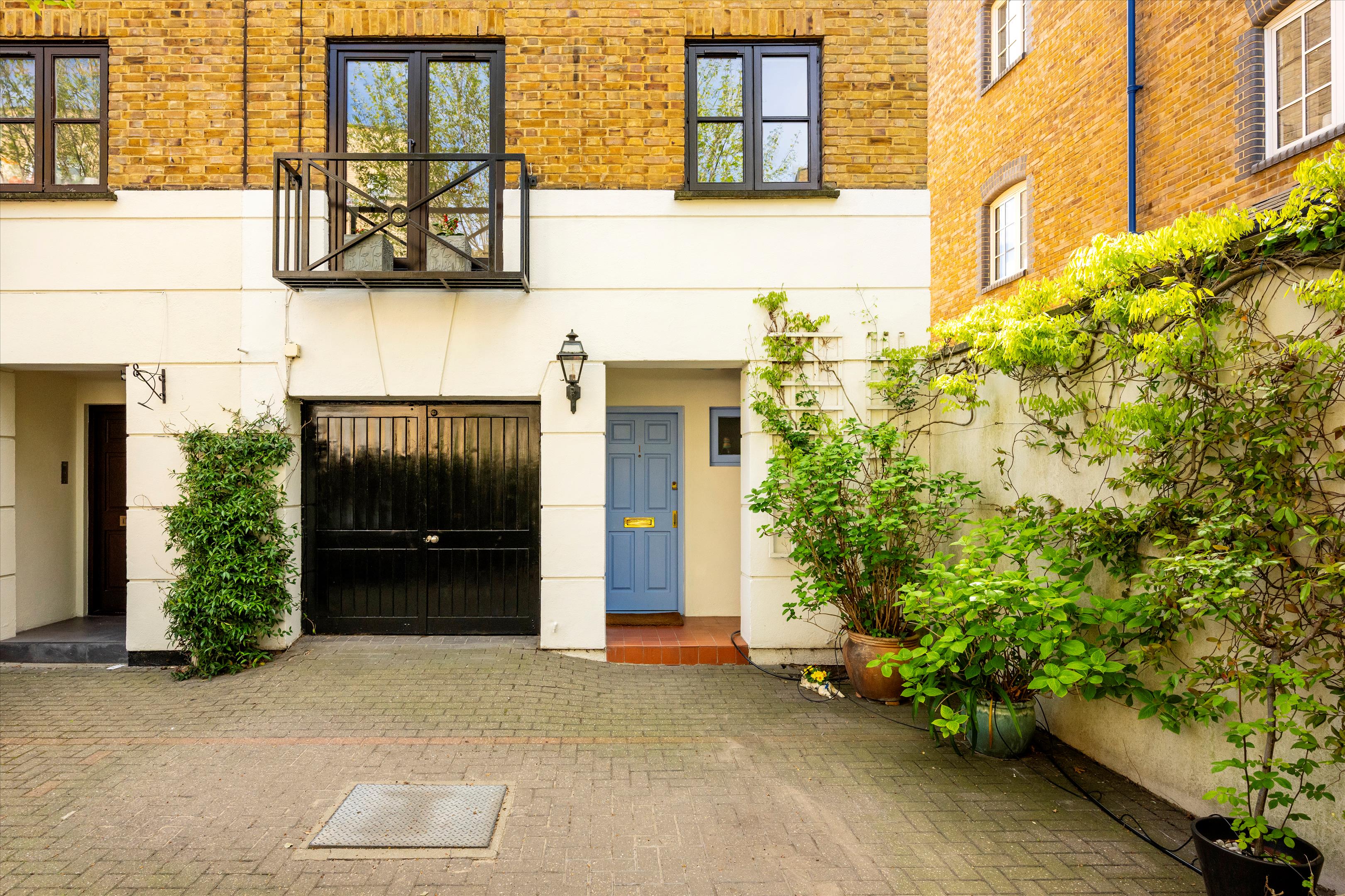 Blyths Wharf, Narrow Street, London, E14