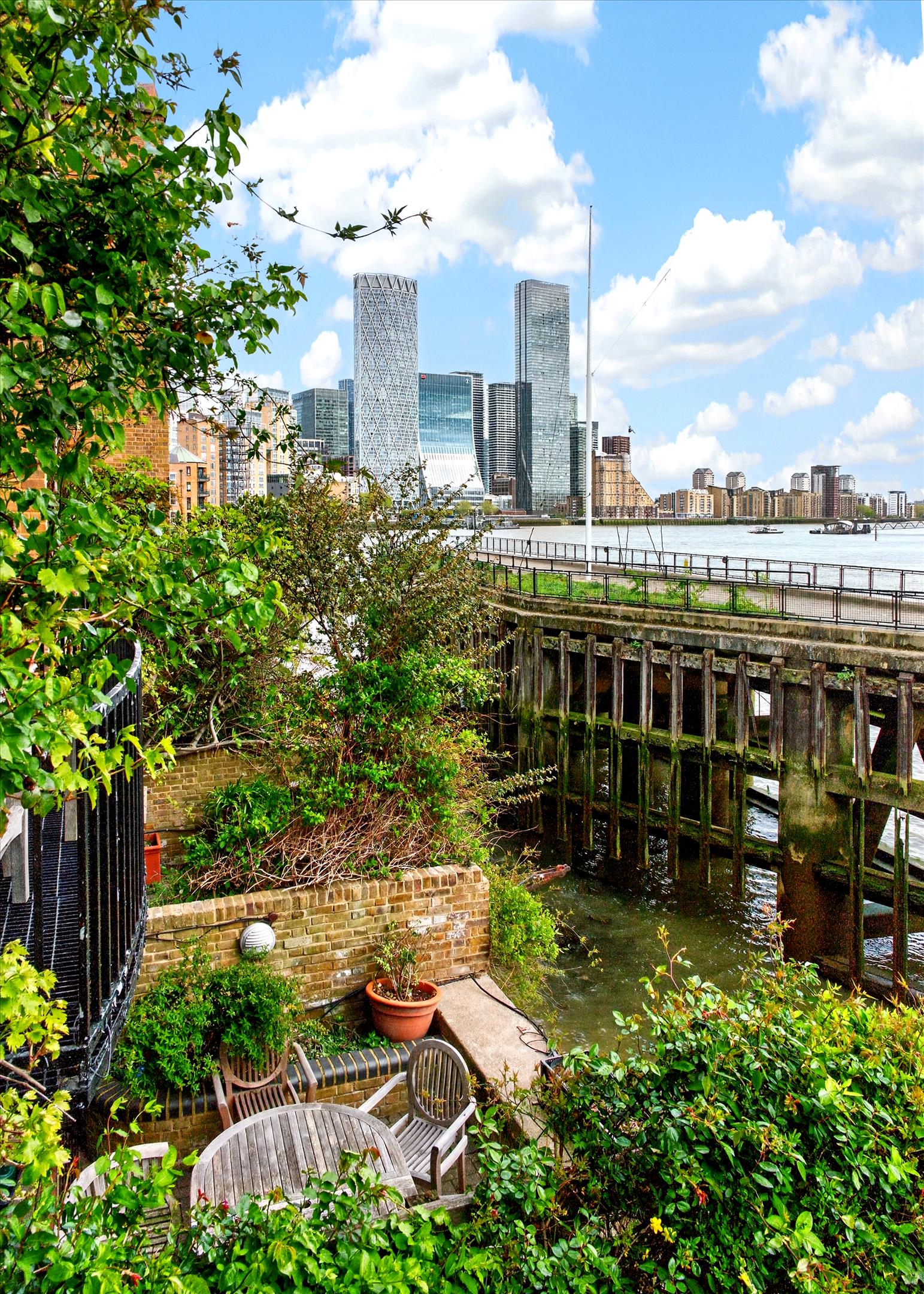 Blyths Wharf, Narrow Street, London, E14