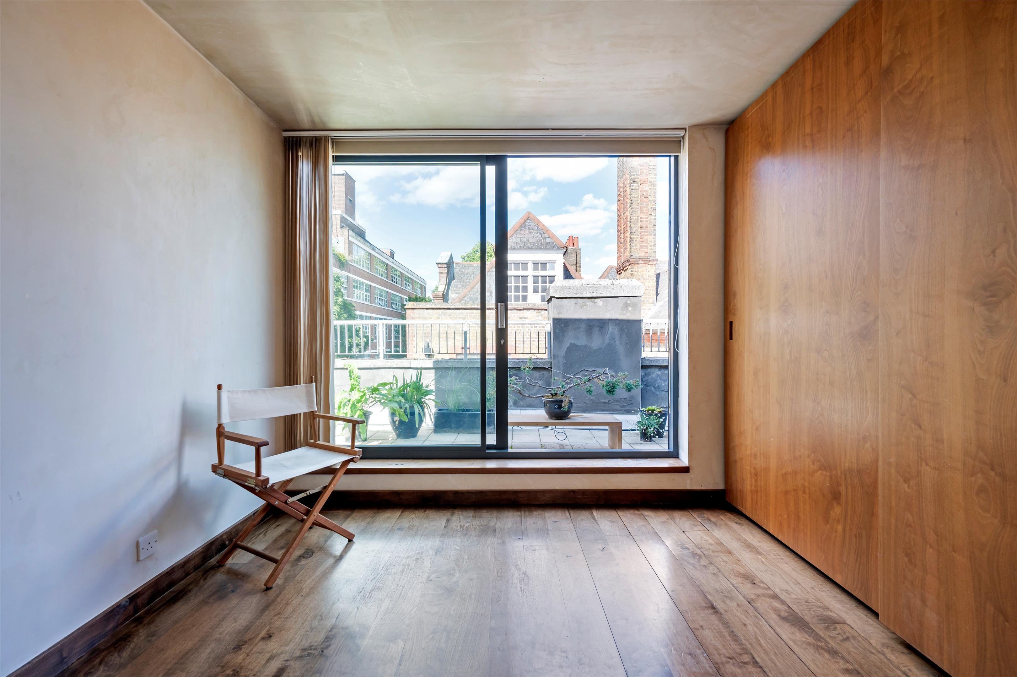 Bowling Green Lane, London, EC1R