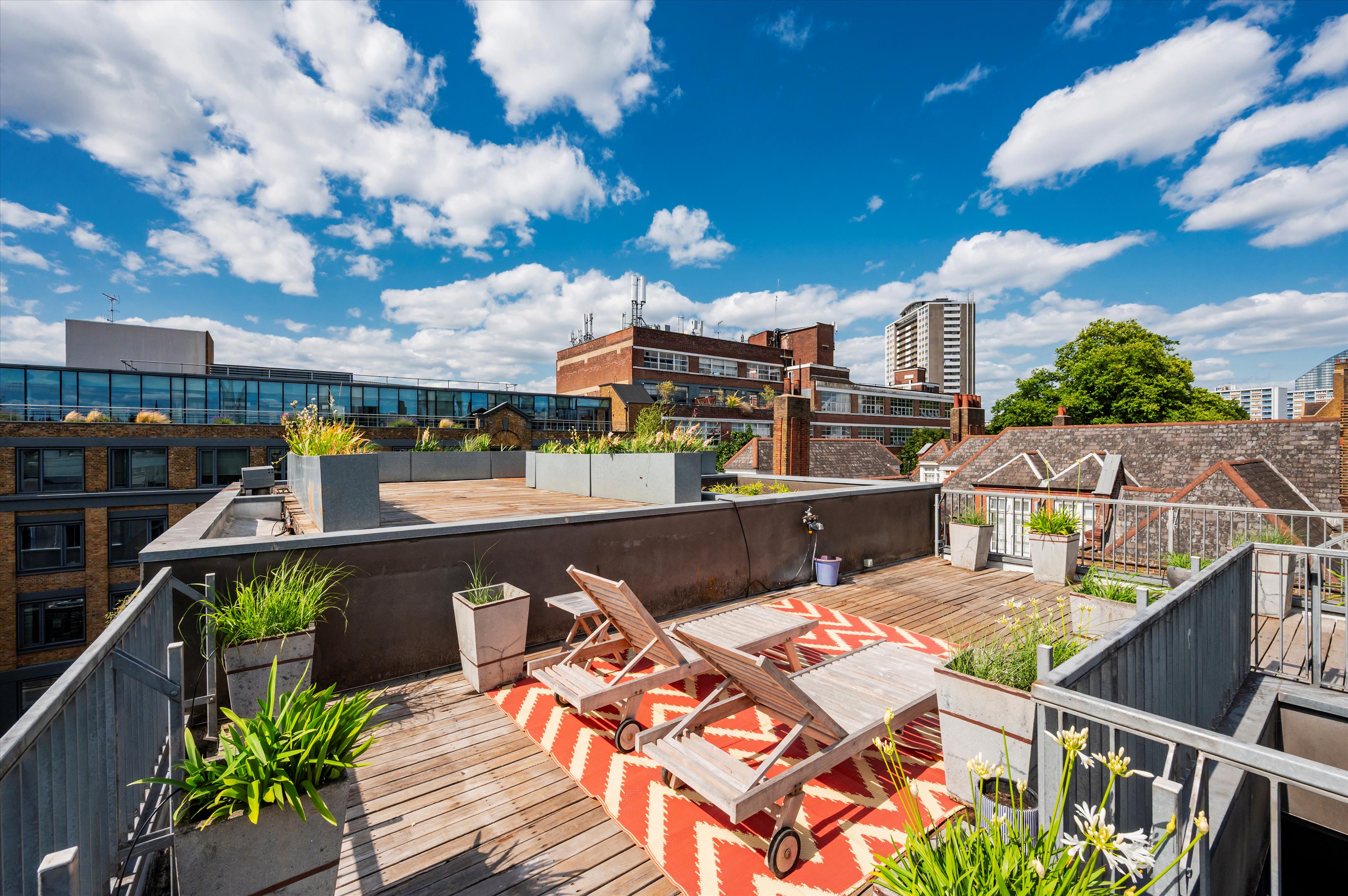 Bowling Green Lane, London, EC1R