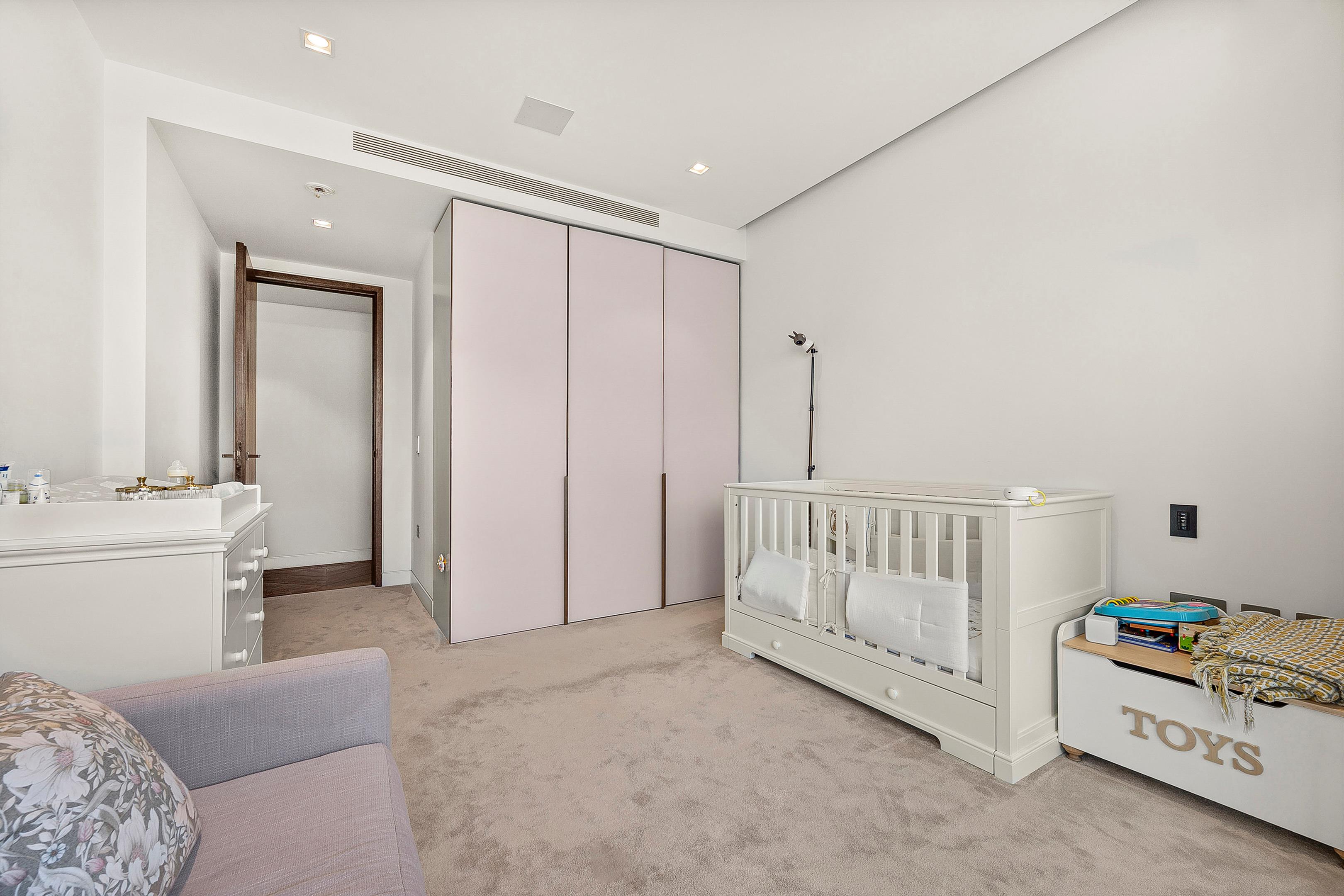 Duchess Walk, London SE1