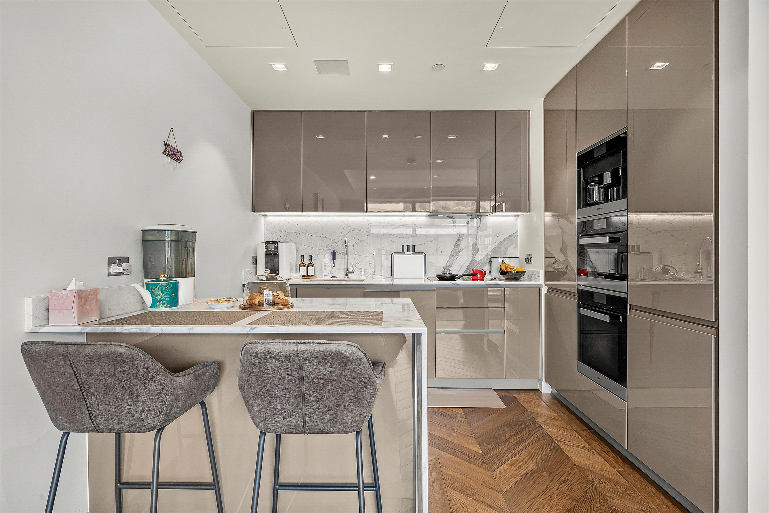Duchess Walk, London SE1