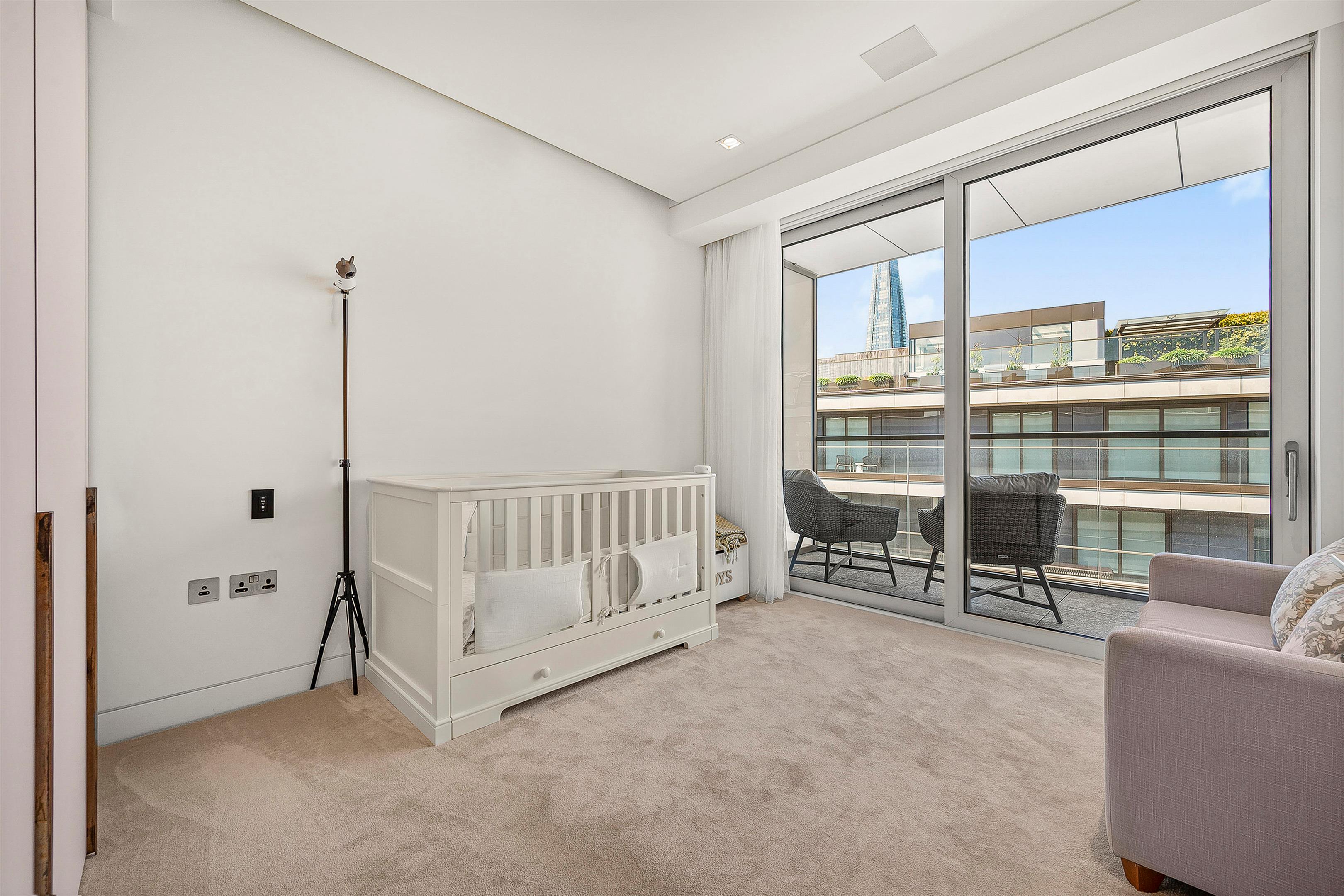 Duchess Walk, London SE1
