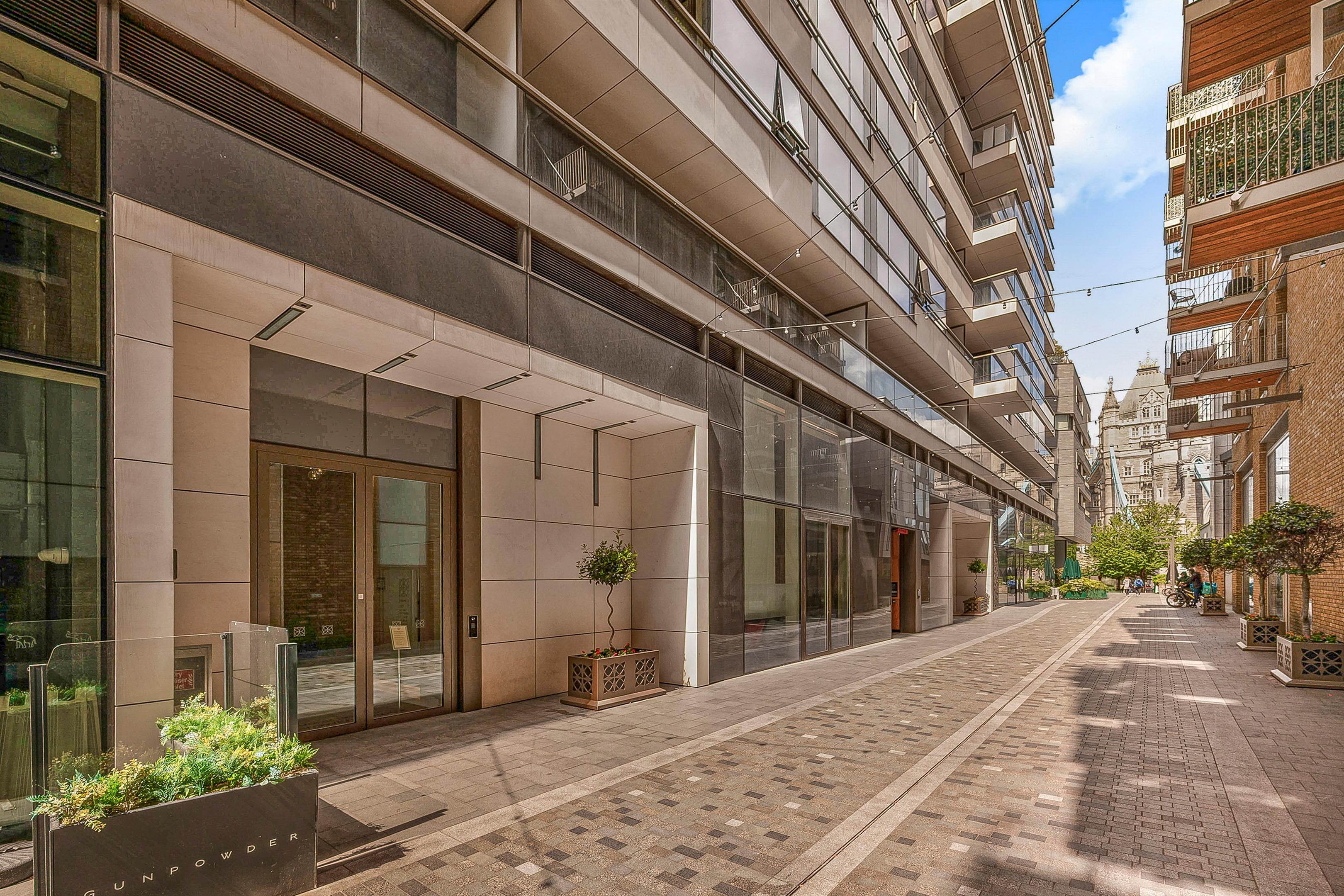 Duchess Walk, London SE1