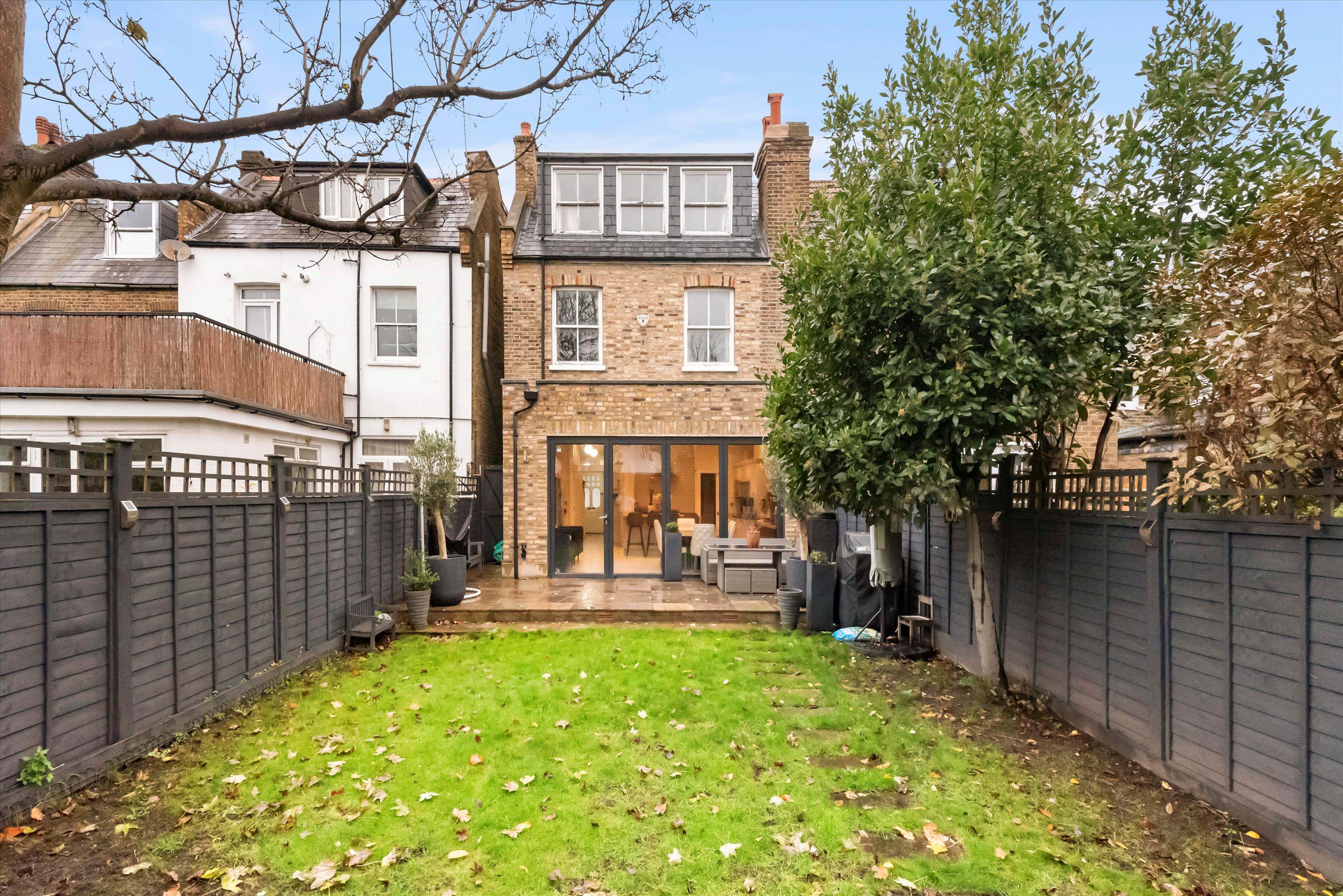 Wellesley Road, London, W4