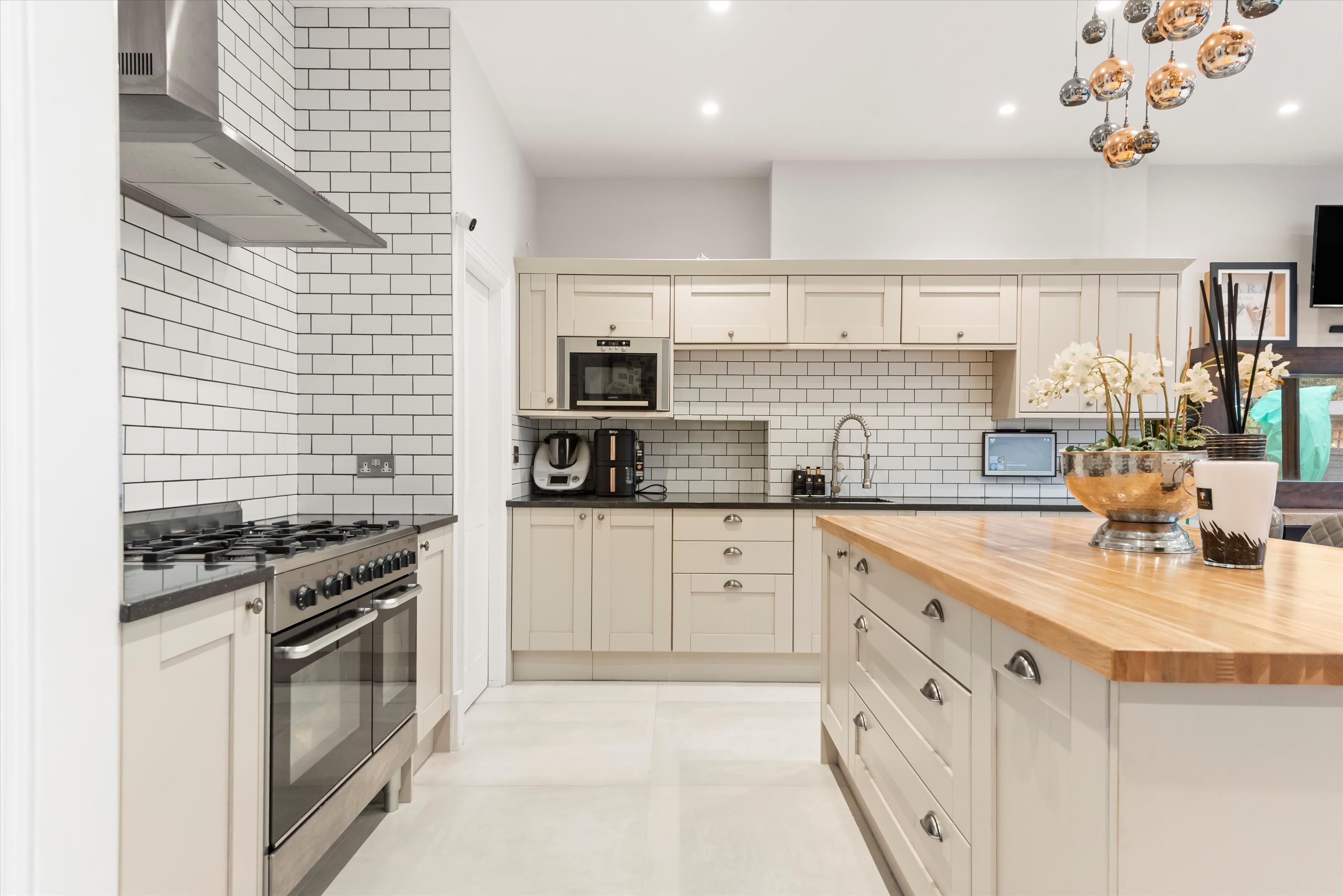 Wellesley Road, London, W4