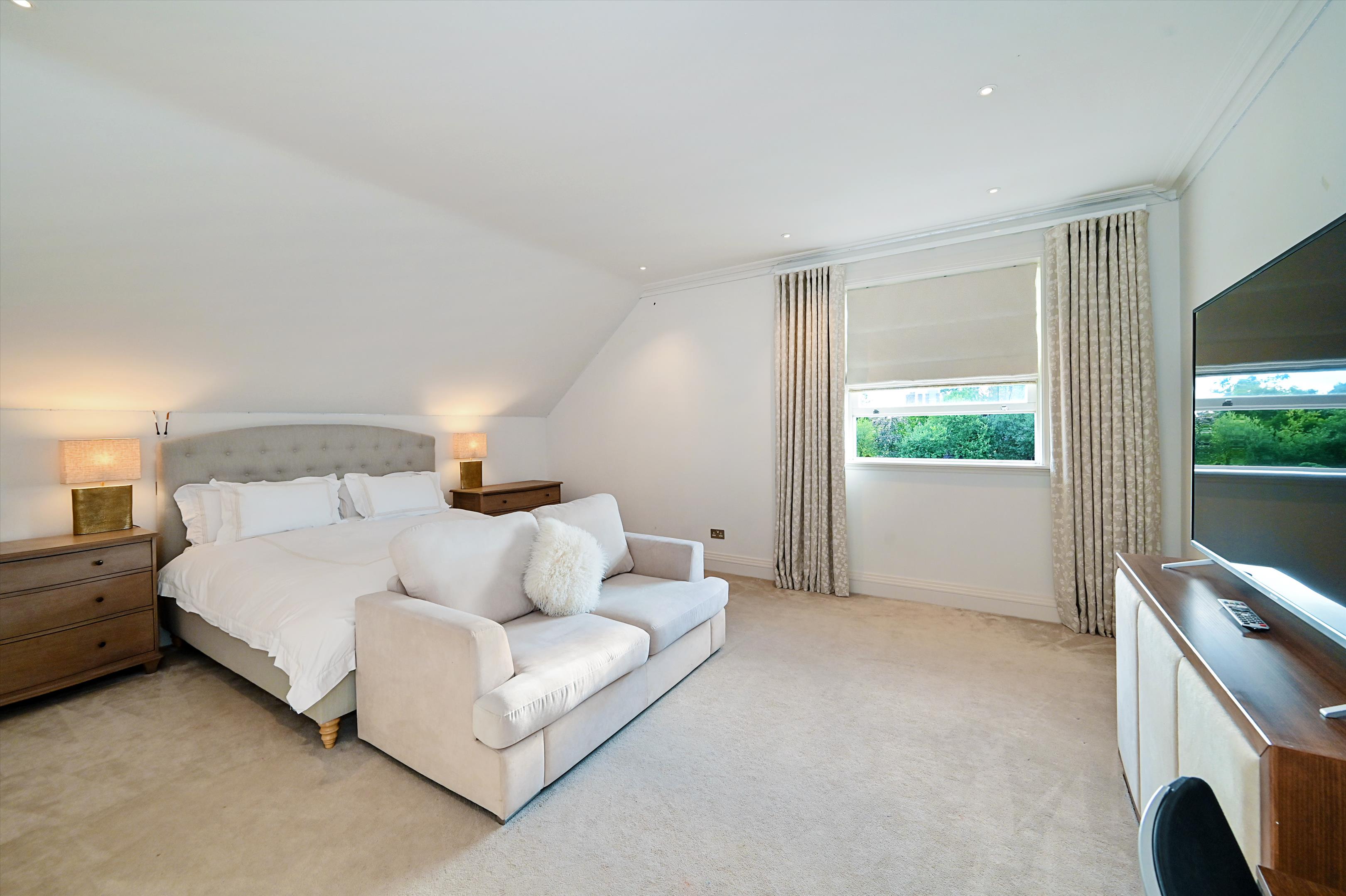 Westbury Road, London, W5