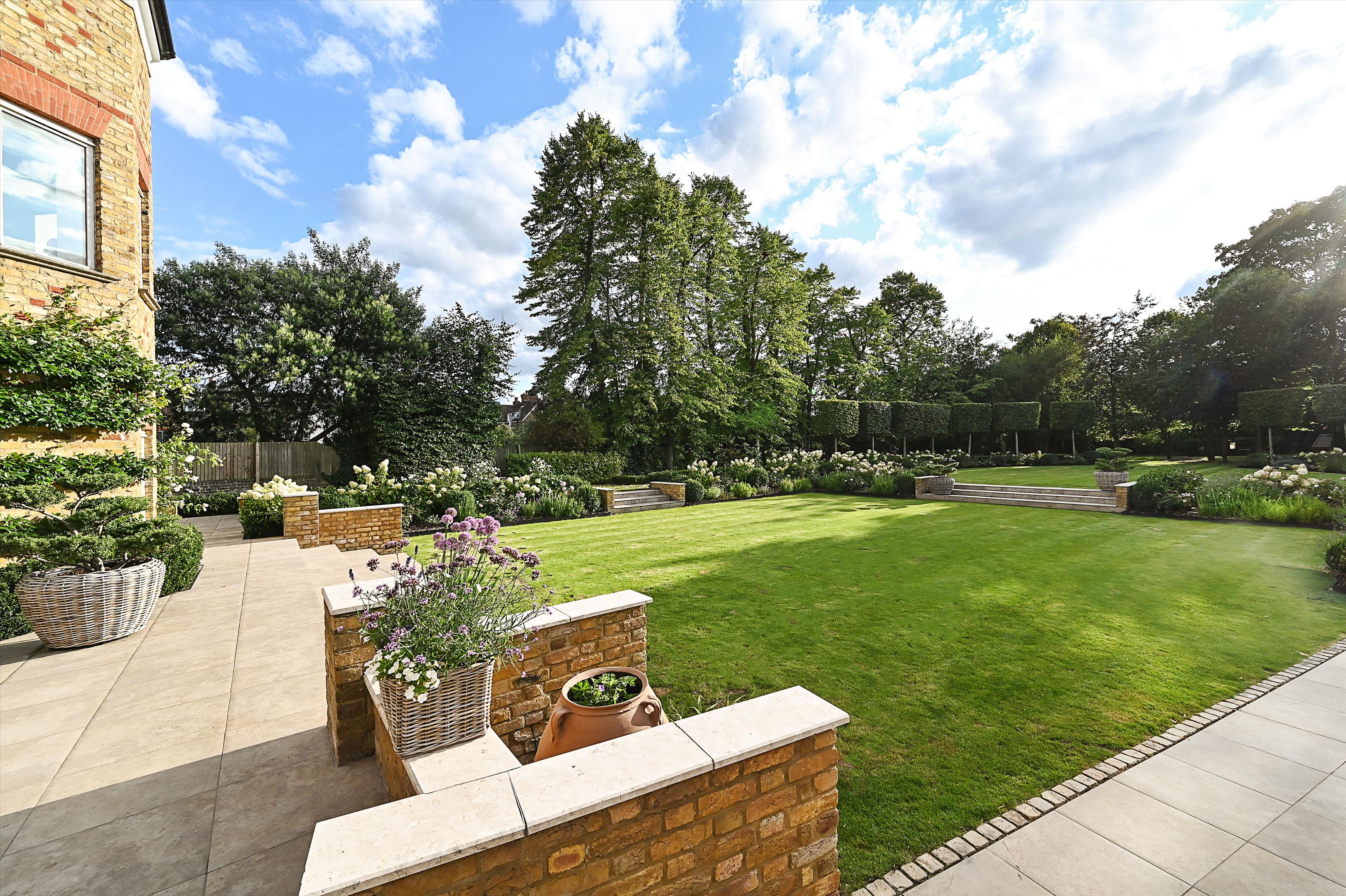 Westbury Road, London, W5