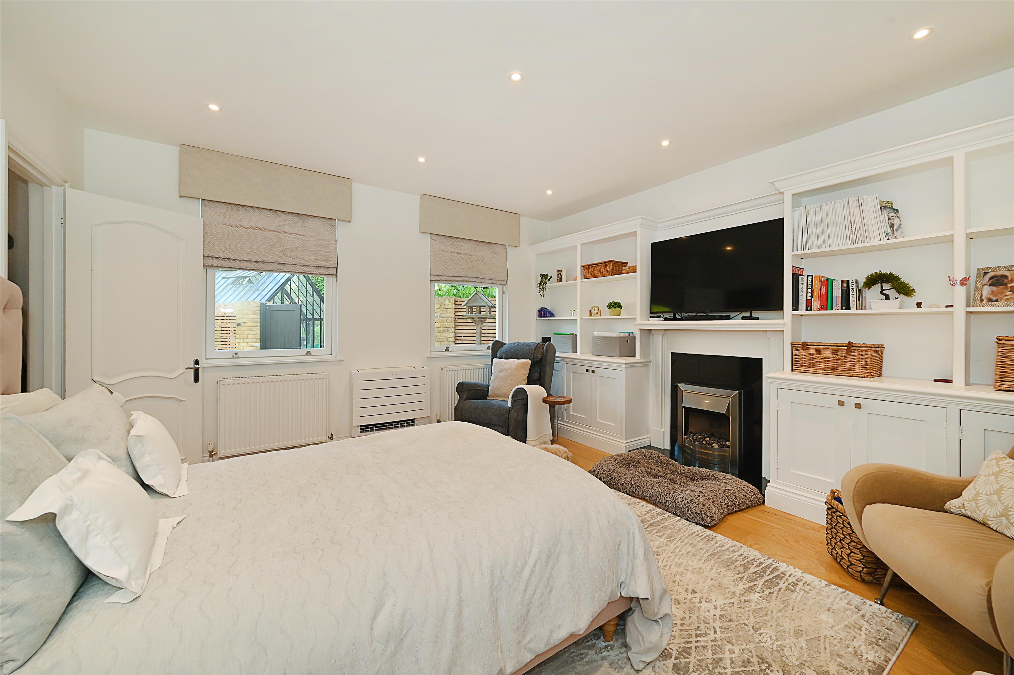 Westbury Road, London, W5