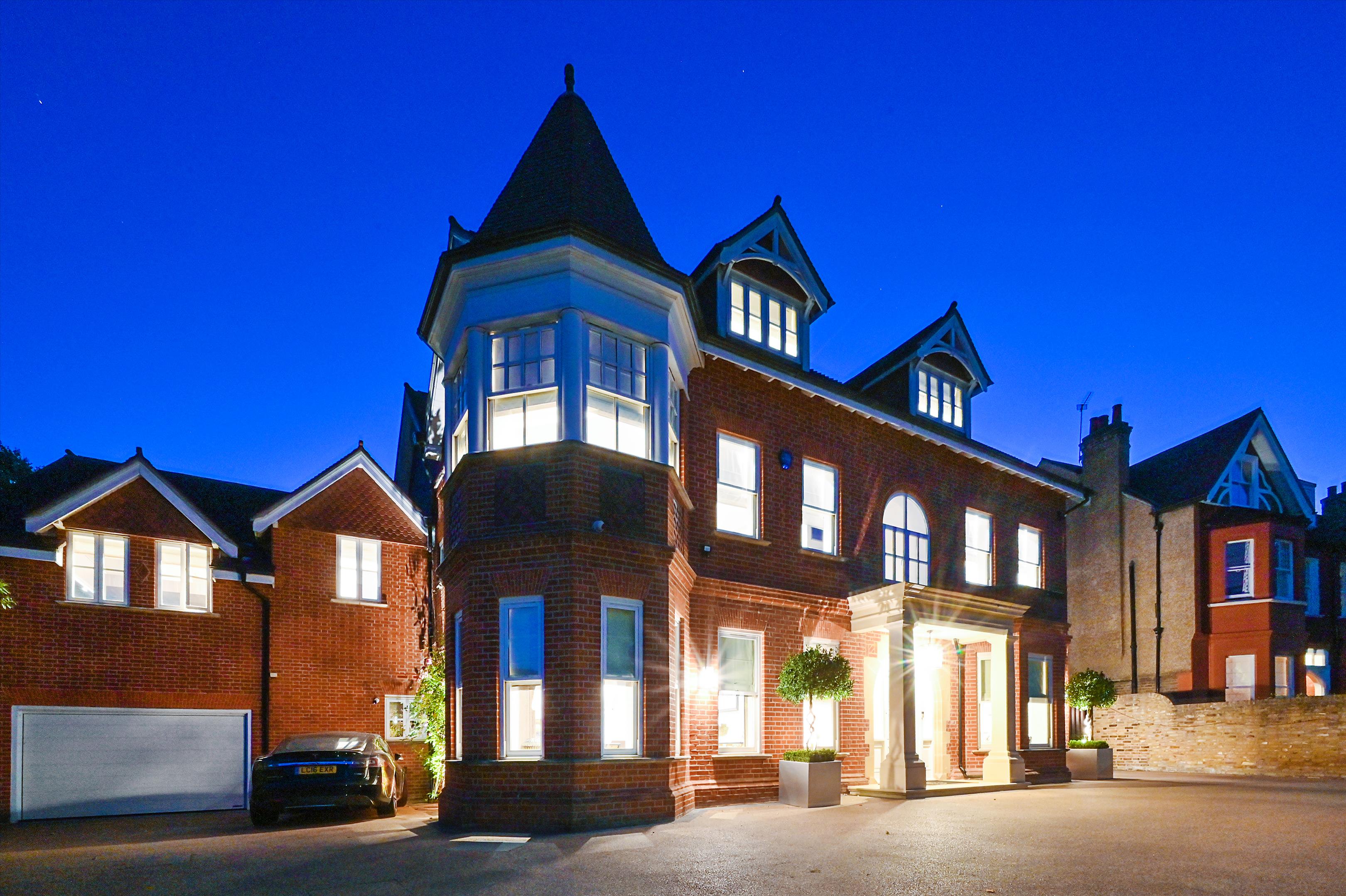 Westbury Road, London, W5
