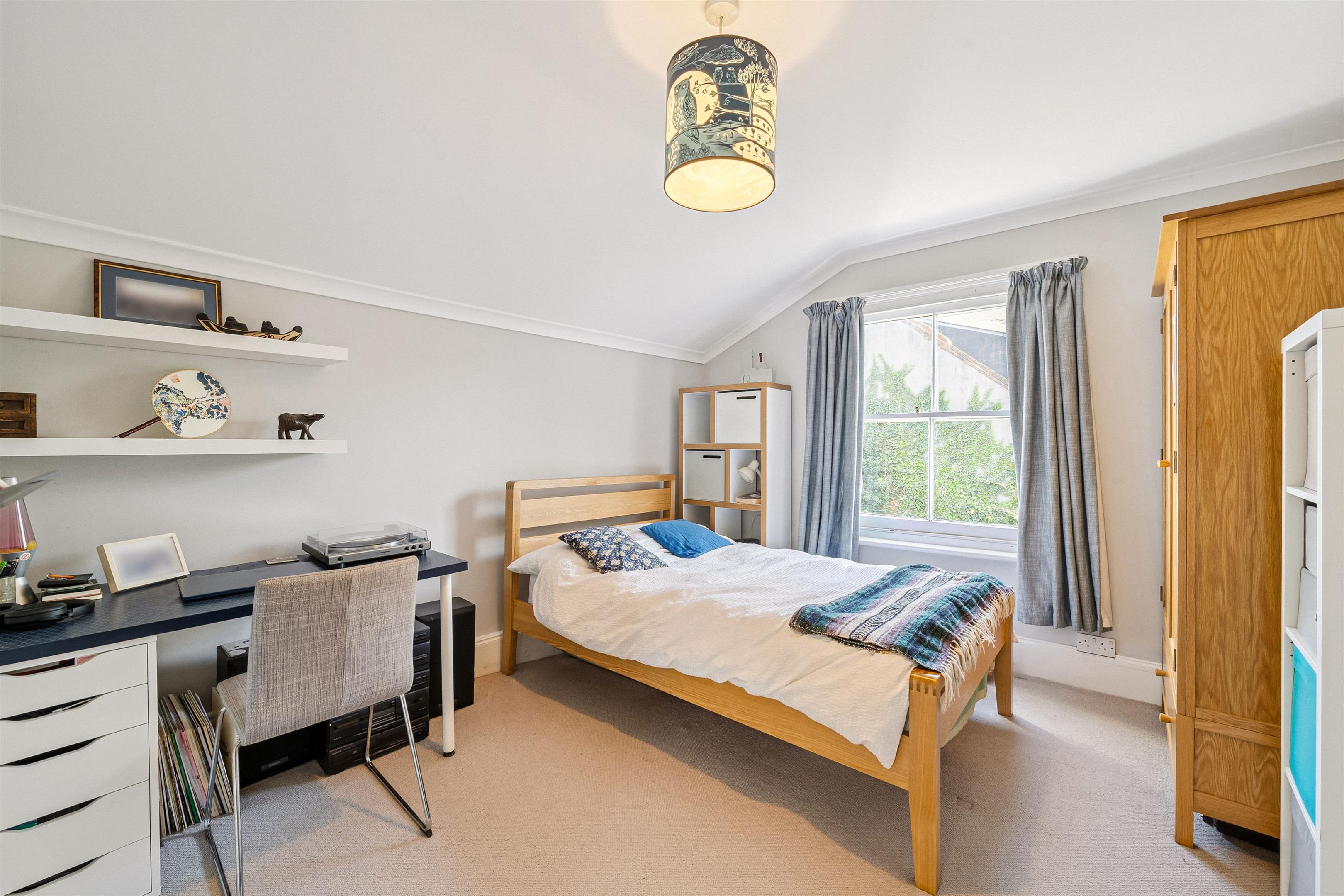 Gubyon Avenue, London SE24