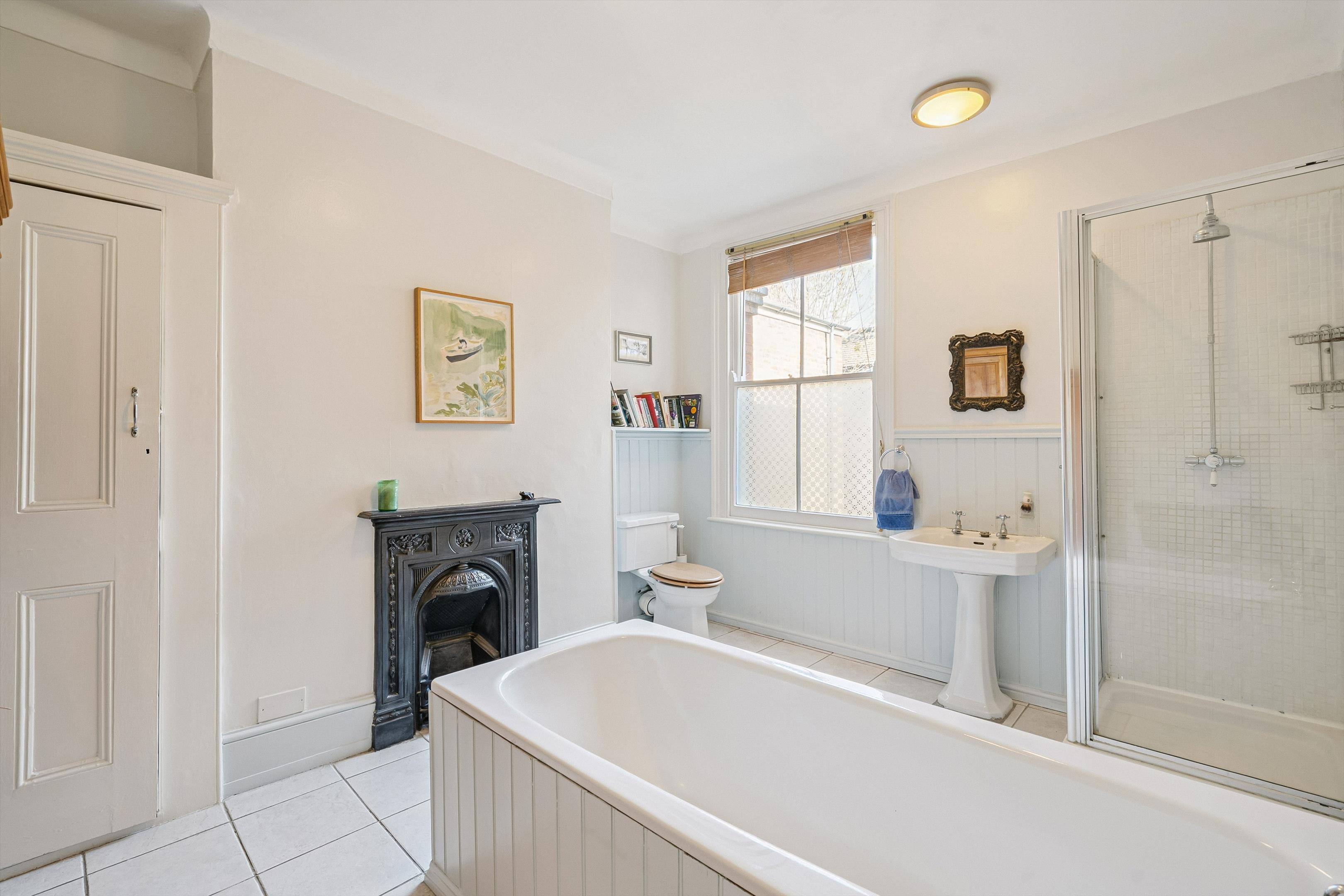 Gubyon Avenue, London SE24