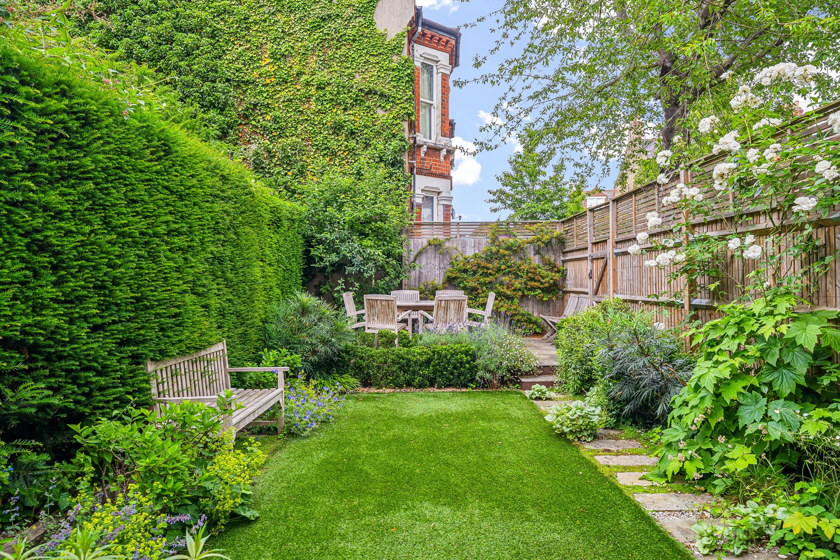 Gubyon Avenue, London SE24
