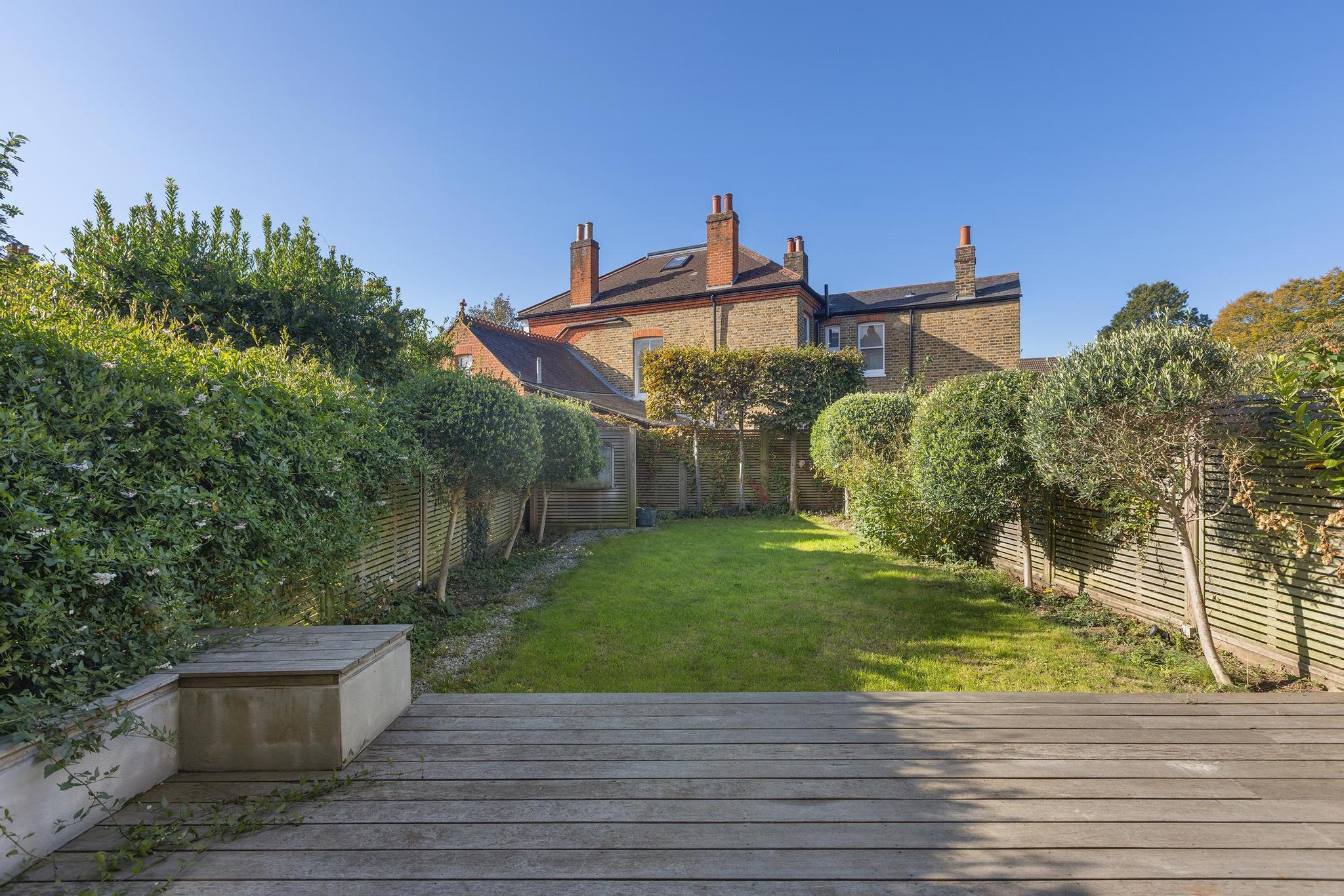 Woodwarde Road, London, SE22