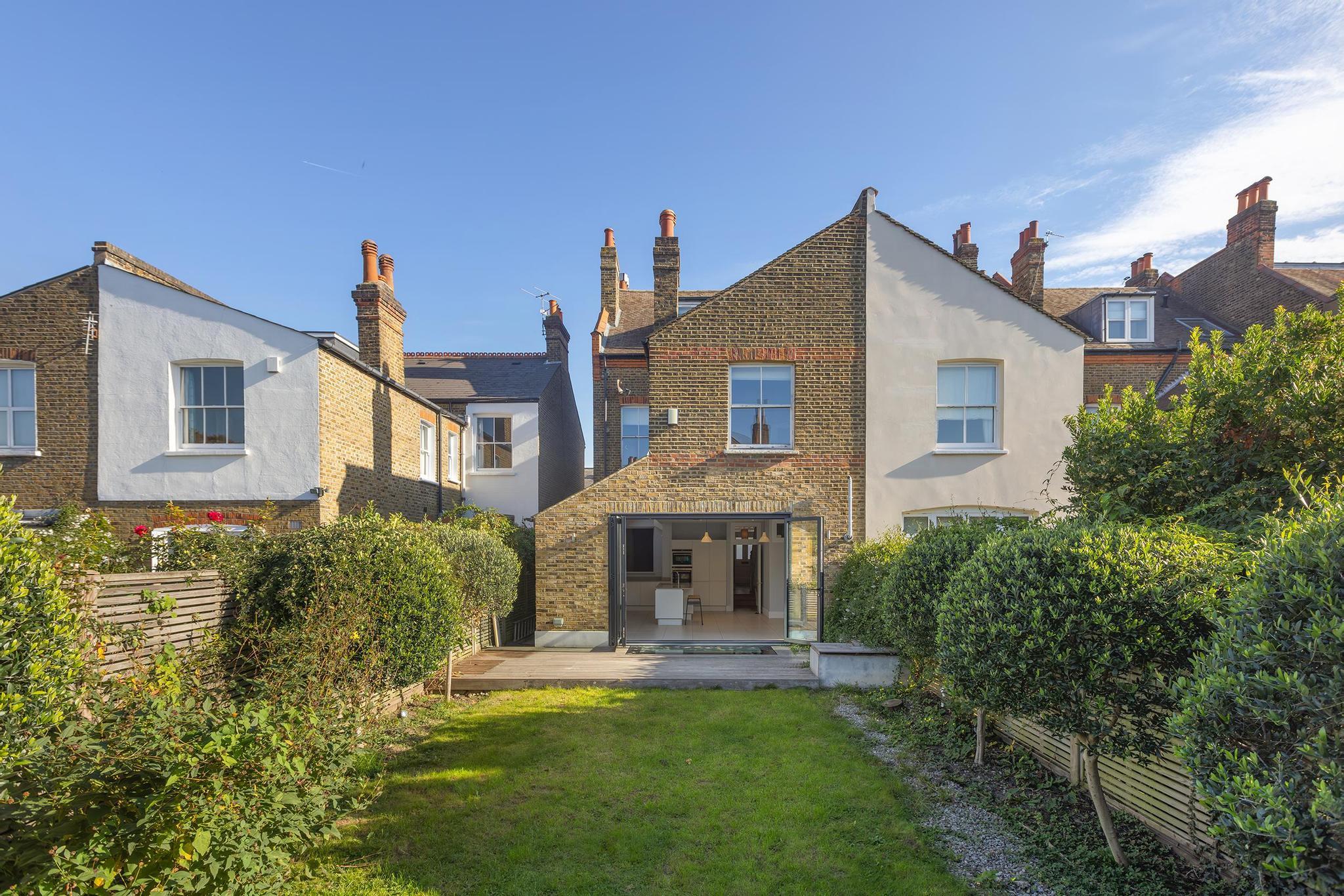 Woodwarde Road, London, SE22