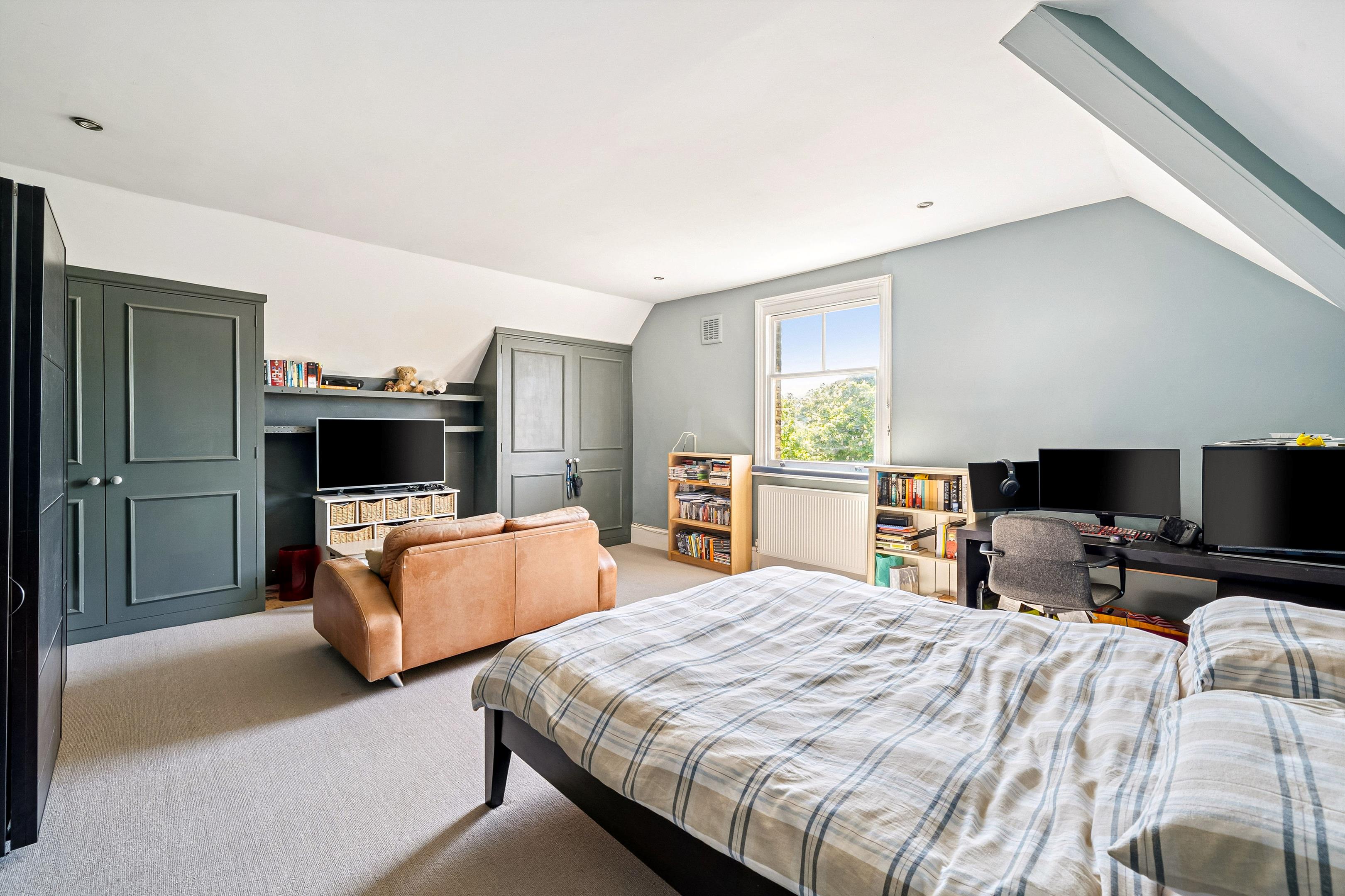 Alleyn Park, London, SE21