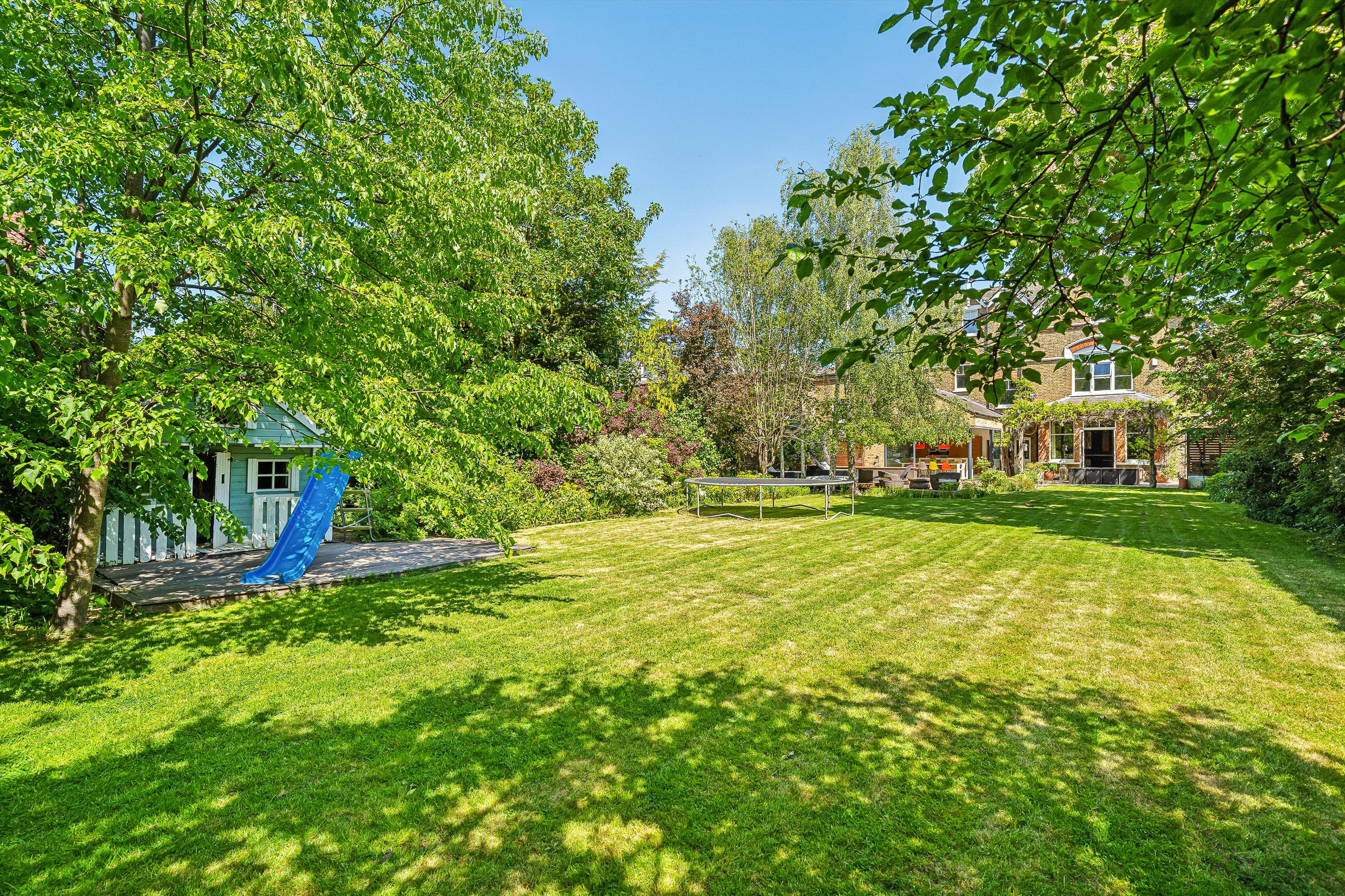 Alleyn Park, London, SE21