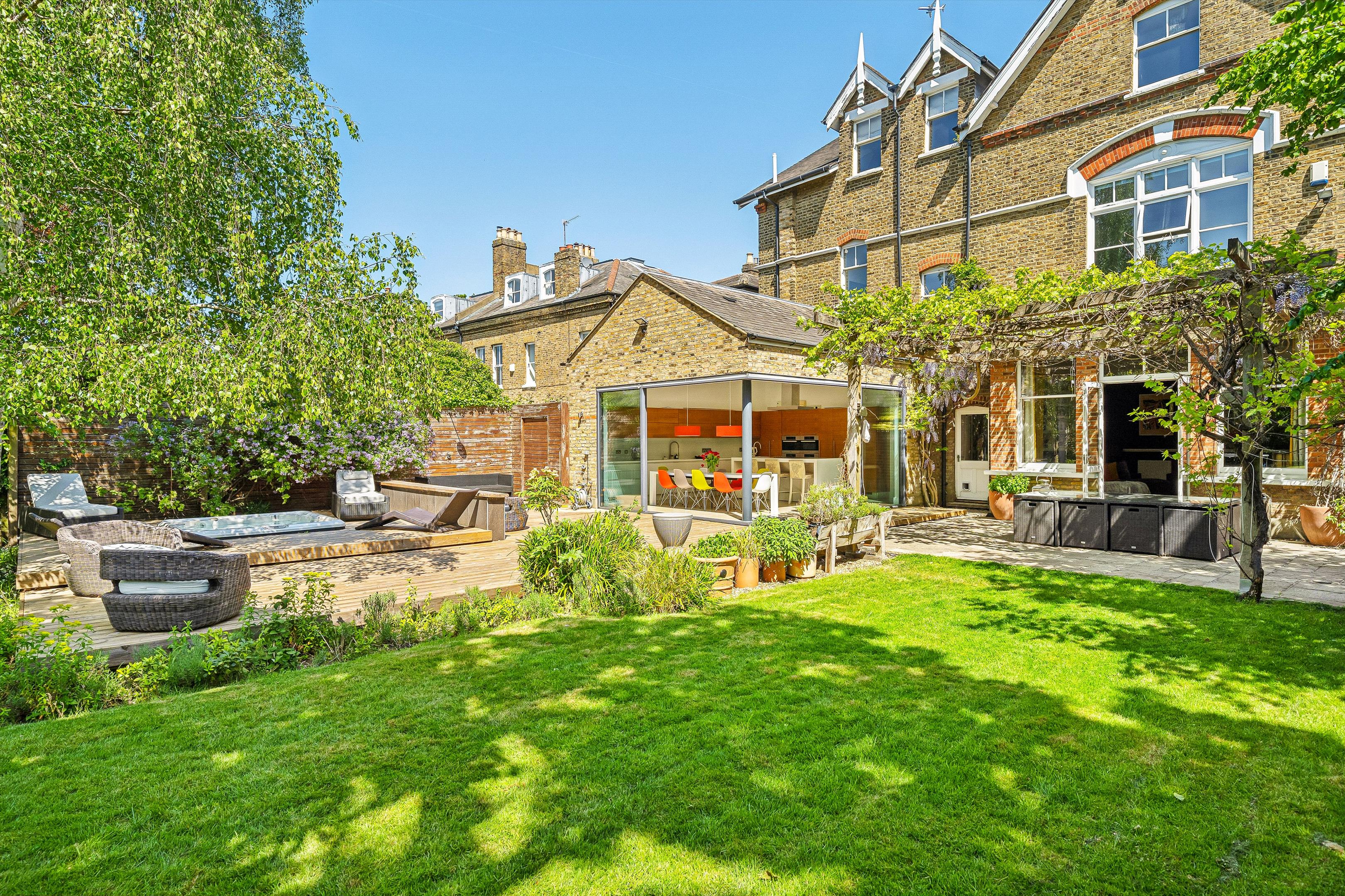Alleyn Park, London, SE21