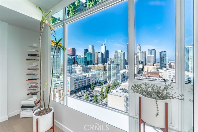 1050 S Grand AVE Unit: 1606